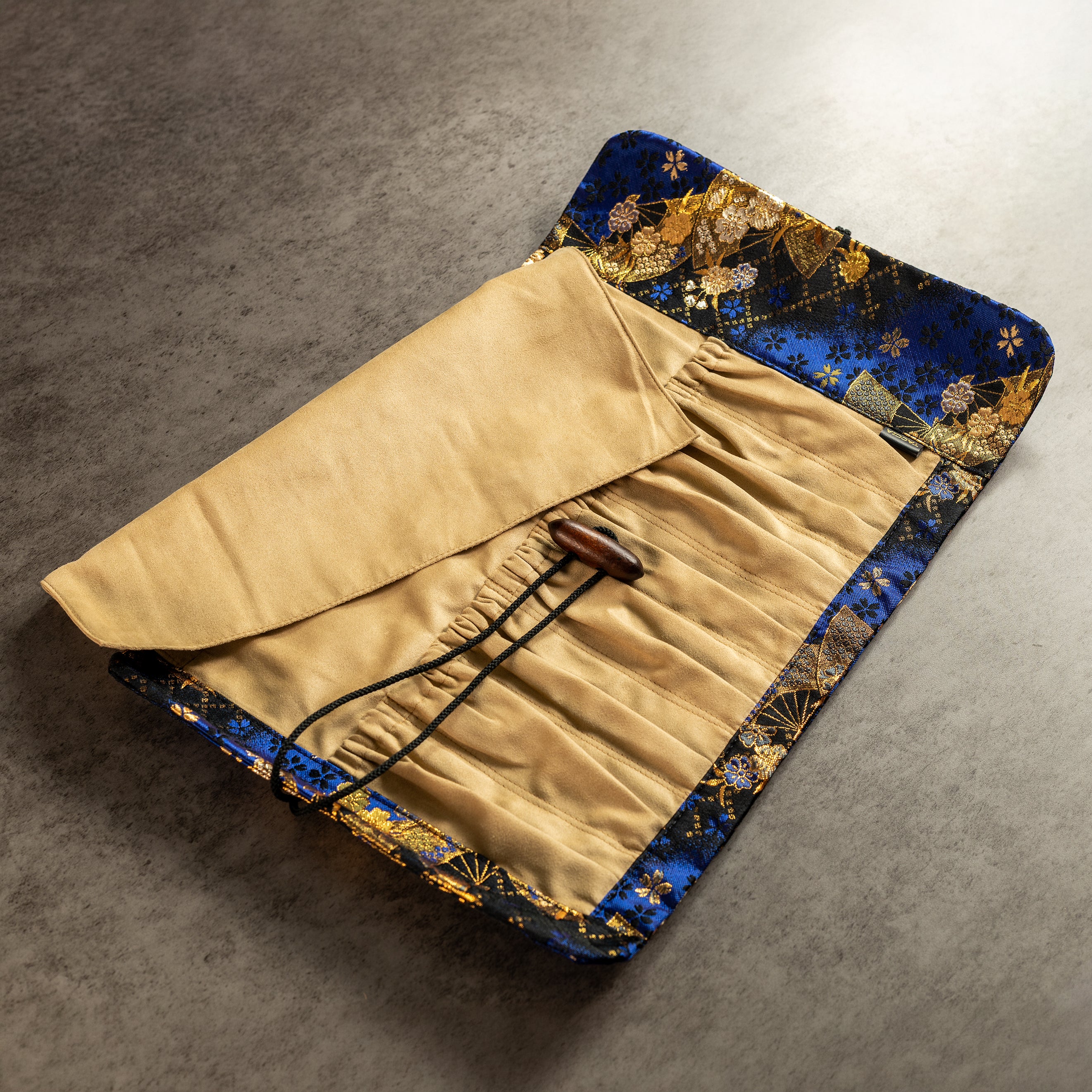Taccia Nishijin 8-Pen Roll | Midnight Sakura Silk Brocade