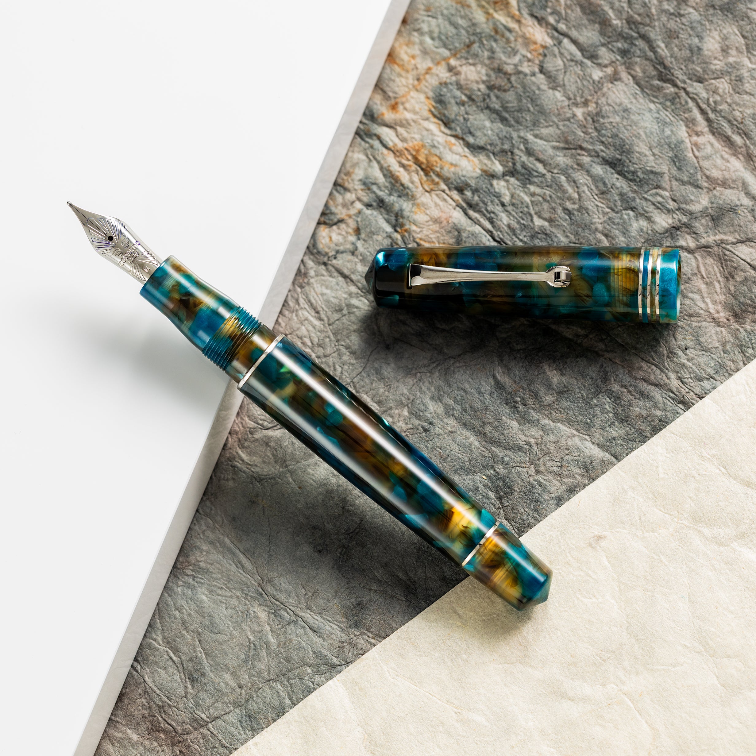 Leonardo Momento Zero Fountain Pen - Pausilya - Silver Trim