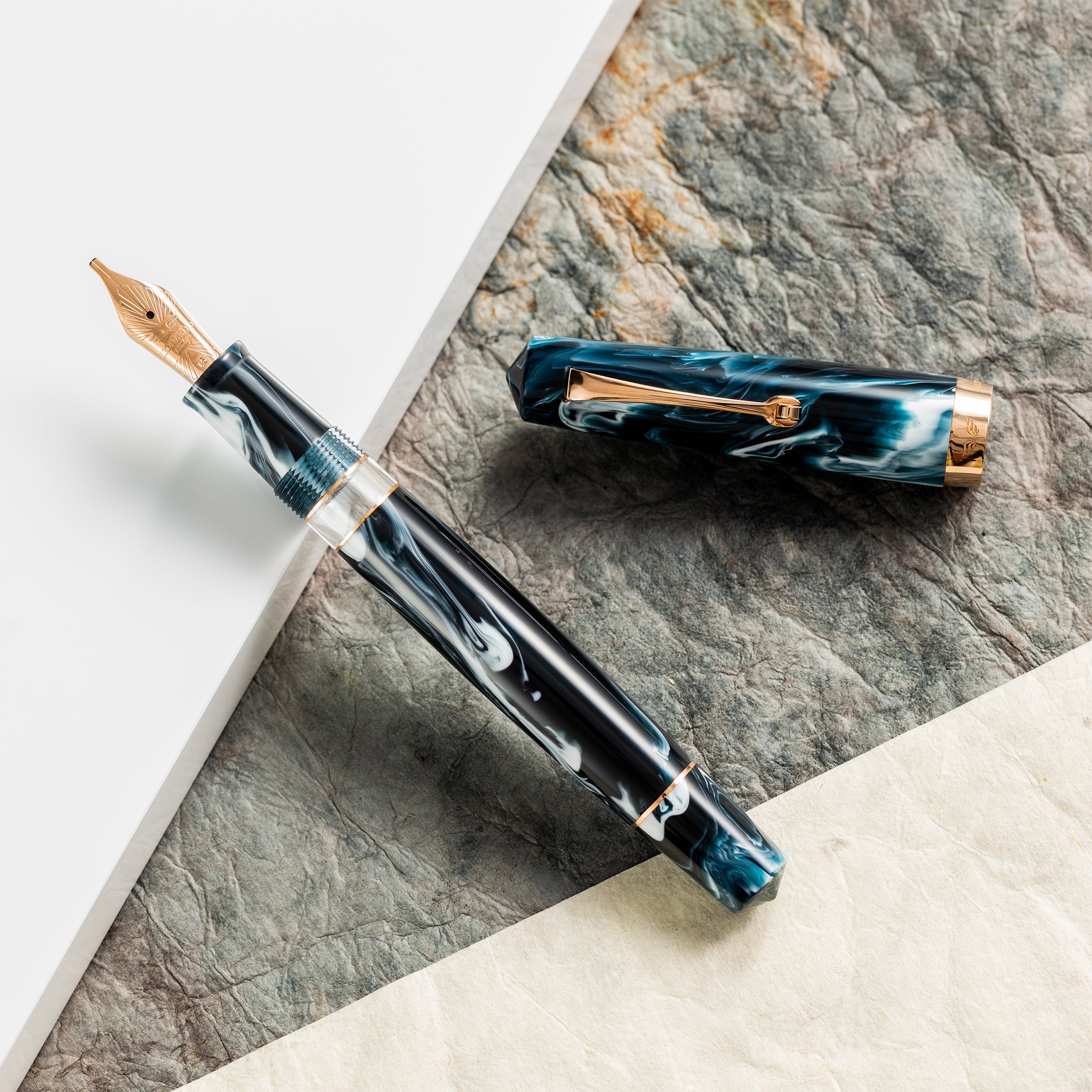 Leonardo Momento Magico Fountain Pen - 2026 Fantasie Arctic Blast - Rose Gold Trim