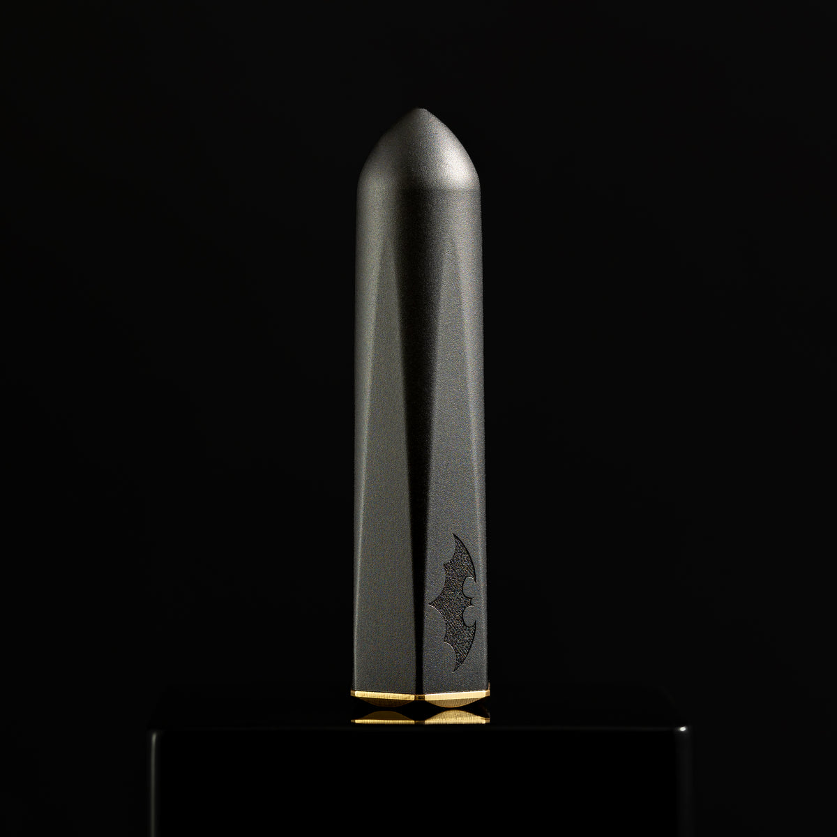 Ferris Wheel Press x Batman Marquise Fountain Pen & 38ml Ink Set - Shadows Over Gotham - Pen Boutique Ltd