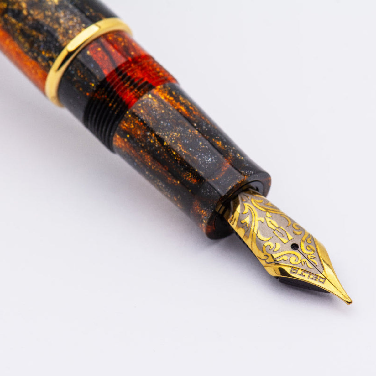 Delta DV Original Fountain Pen - Gold-Plated Stainless Steel Nib - Glow Up Oro (Mid Size)
