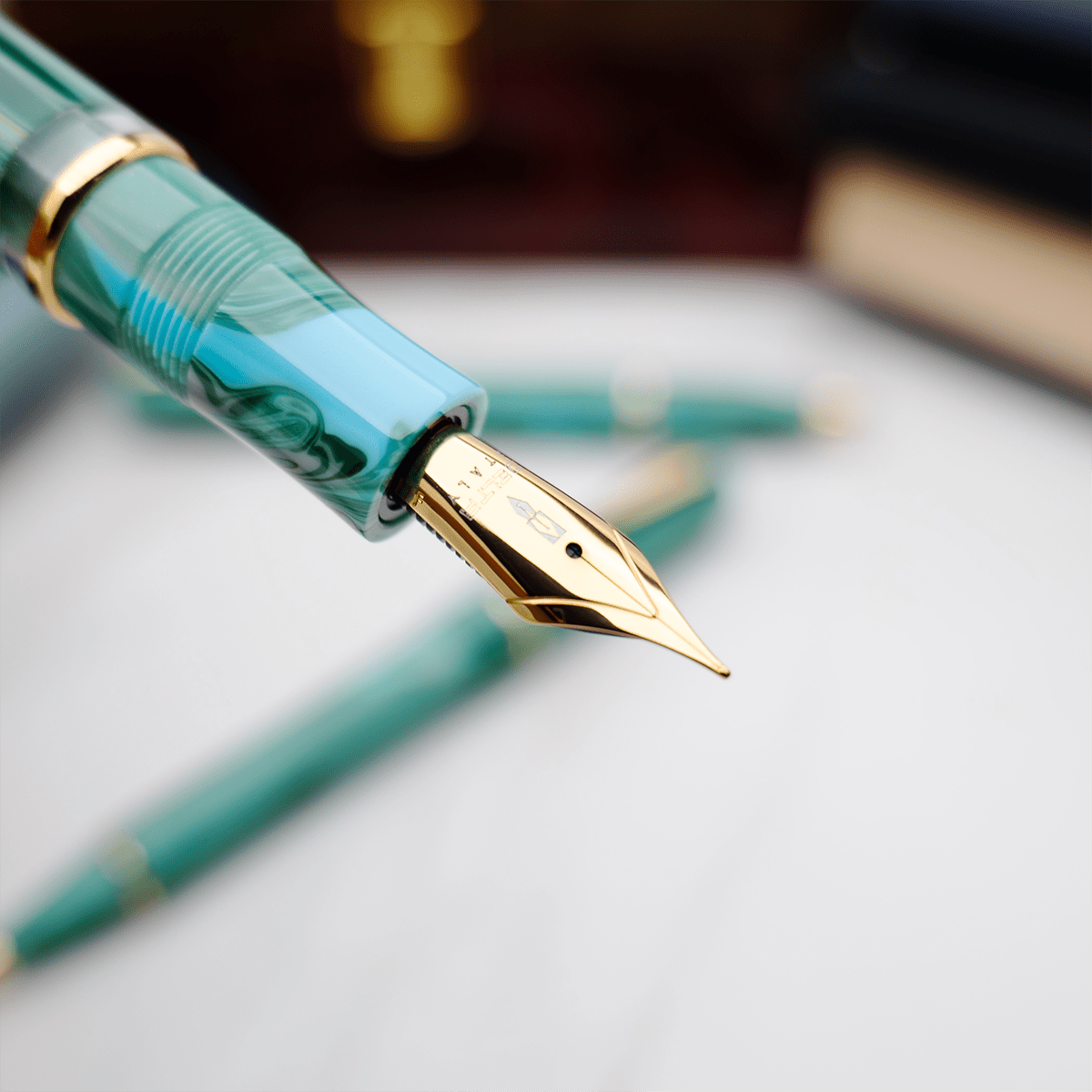 Delta Duna "P" Fountain Pen - Vortex Green - Gold Trim - Pen Boutique Ltd