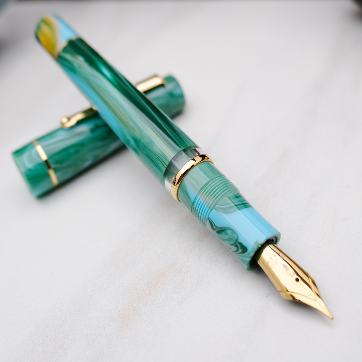 Delta Duna "P" Fountain Pen - Vortex-Pen Boutique Ltd