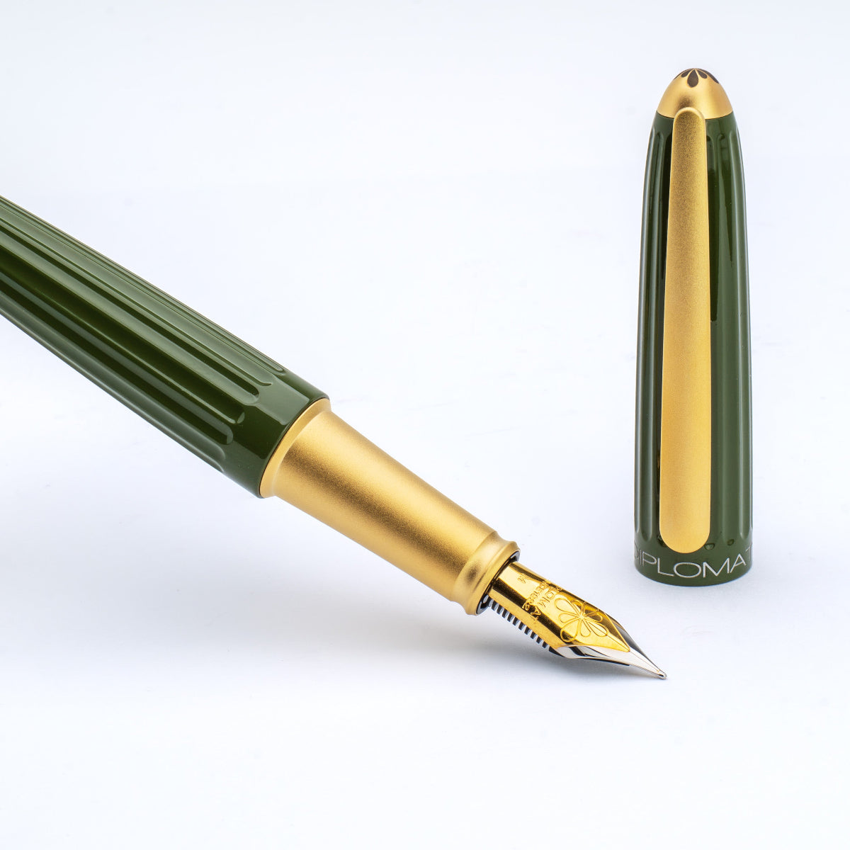 Diplomat Aero Fountain Pen - Olive Drab (Pen Boutique Exclusive)-Pen Boutique Ltd