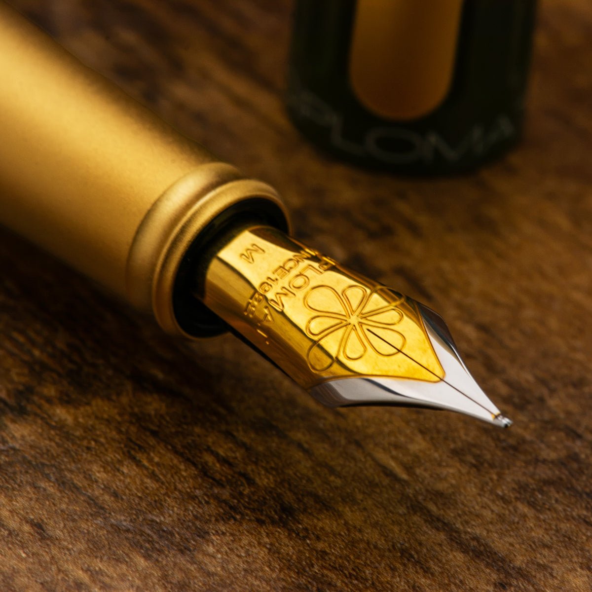 Diplomat Aero Fountain Pen - Olive Drab (Pen Boutique Exclusive) - Pen Boutique Ltd