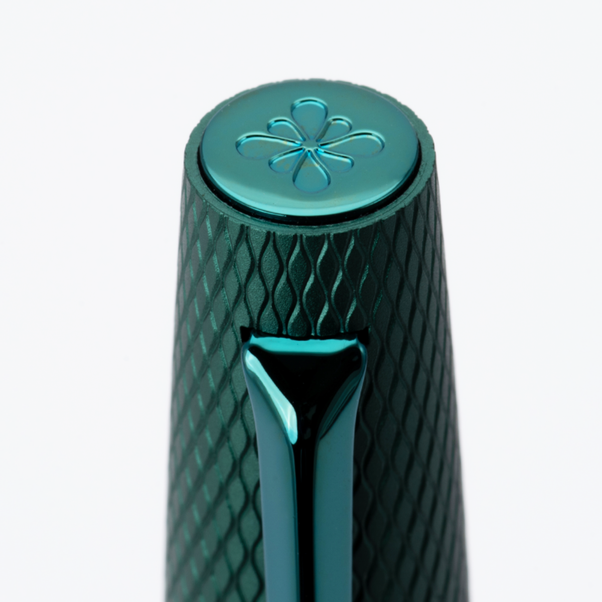 Diplomat Viper Fountain Pen - Green Quilloche-Pen Boutique Ltd