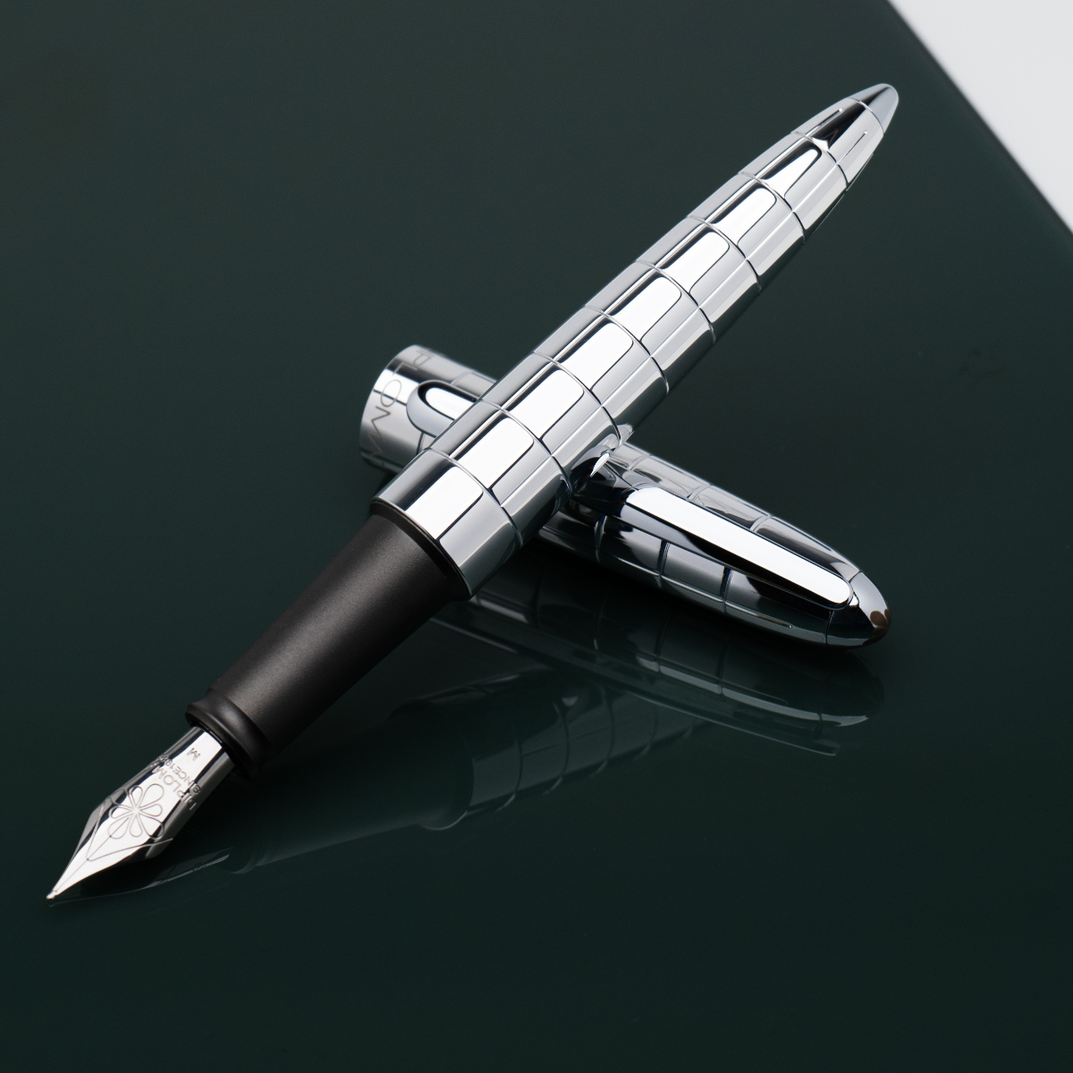 Diplomat Aero Fountain Pen - Rhomb-Pen Boutique Ltd