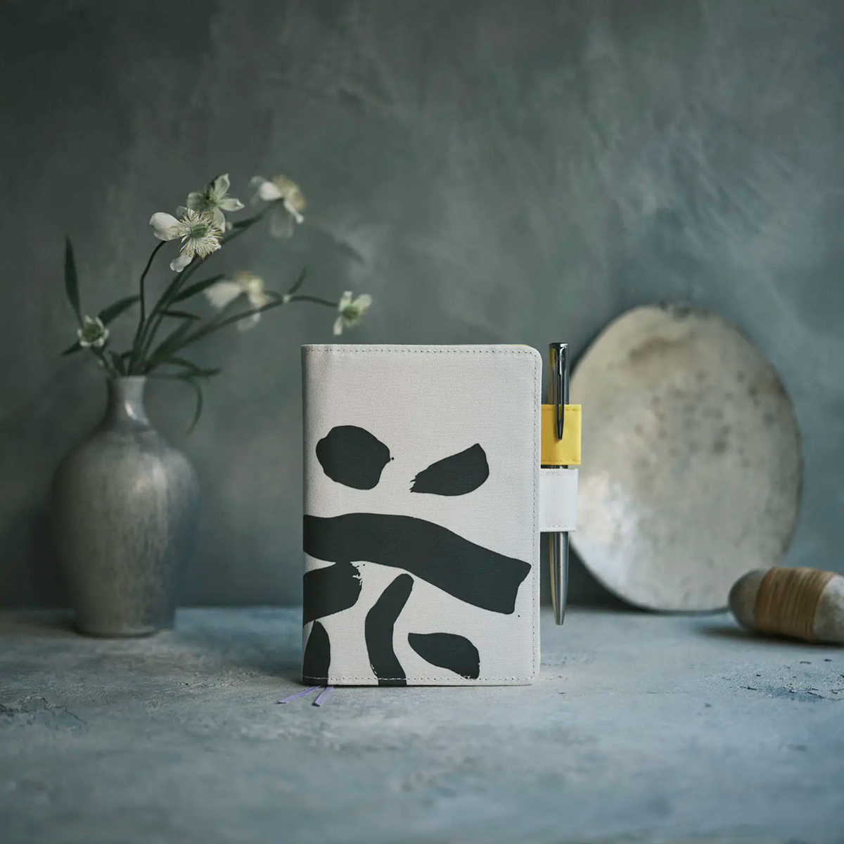 Hobonichi English Book & Cover - Yuichi Inoue: Hana (Flower) - A6 (January Start)-Pen Boutique Ltd