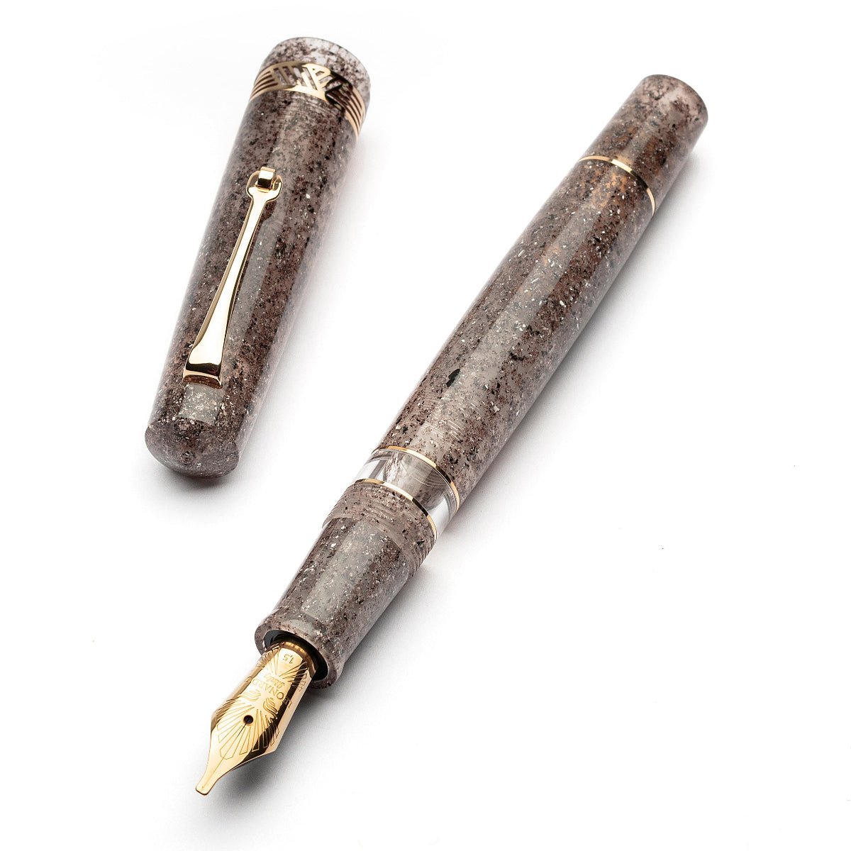 Leonardo Momento Magico Fountain Pen - Sea Sand - Gold Trim - Pen Boutique Ltd