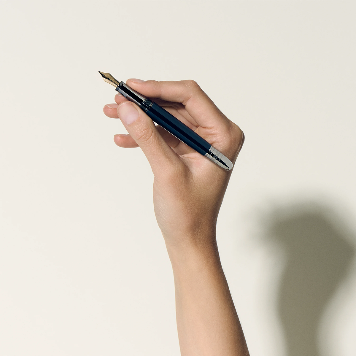 Montblanc Meisterstuck Fountain Pen - 145 Doue - Around The World In 80 Days - Dark Blue (Classique)-Pen Boutique Ltd