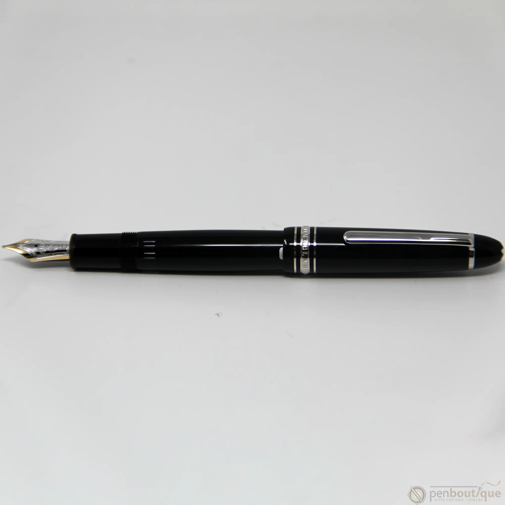 Montblanc Meisterstuck Fountain Pen - Black - Platinum Trim - Legrand - 146 size-Pen Boutique Ltd