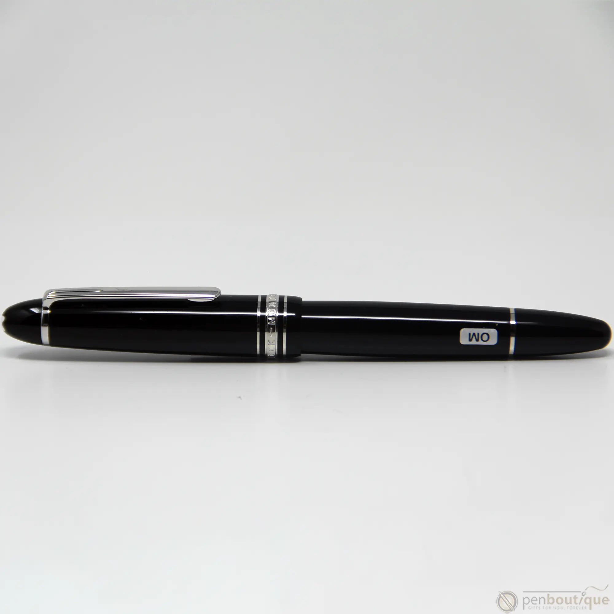 Montblanc Meisterstuck Fountain Pen - Black - Platinum Trim - Legrand - 146 size-Pen Boutique Ltd