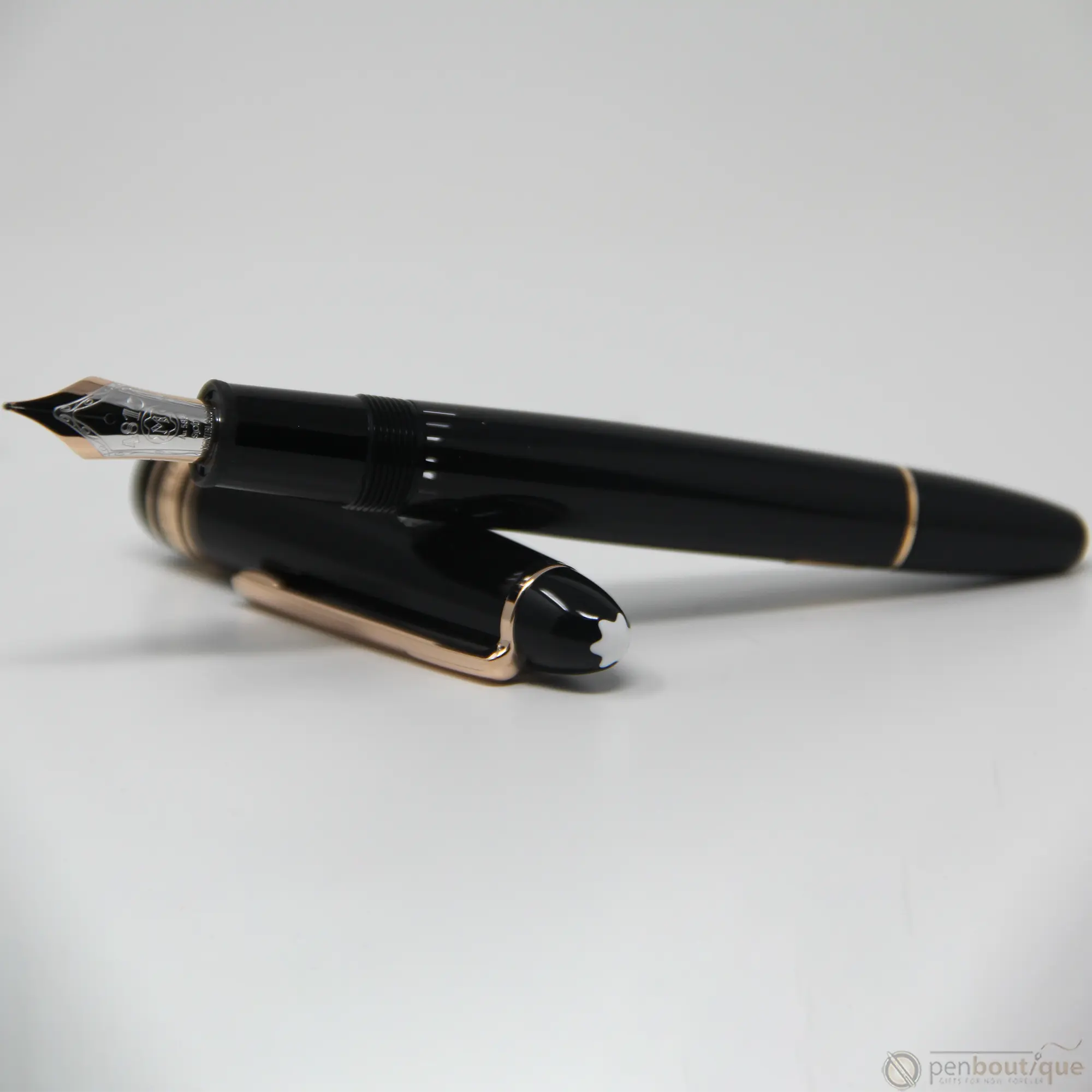 Montblanc Meisterstuck Fountain Pen - Black - Red Gold Trim - LeGrand Size ( 146)-Pen Boutique Ltd