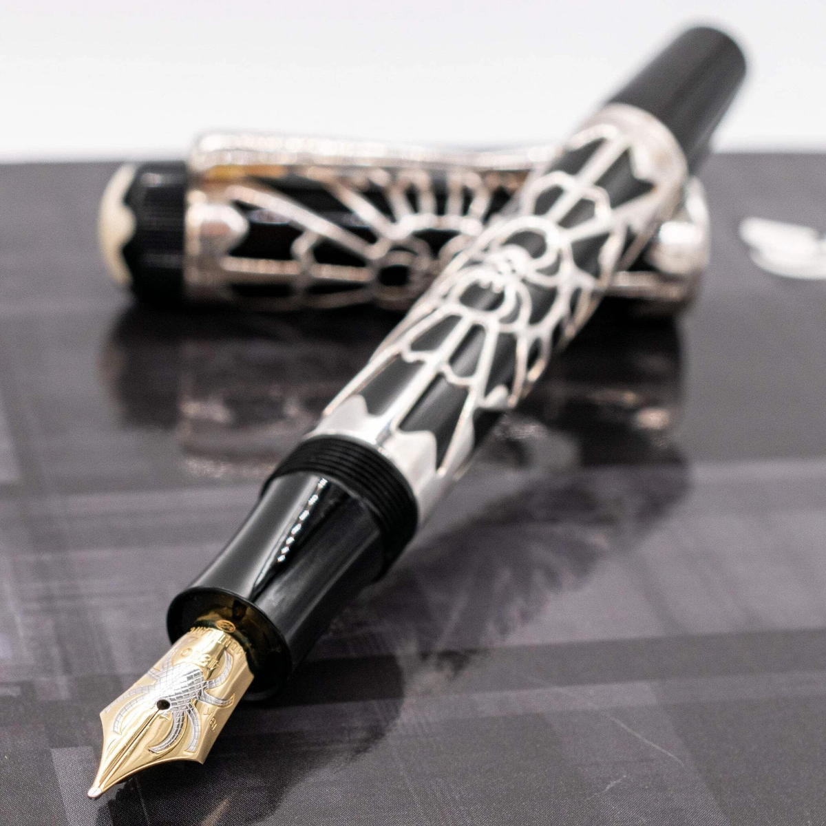 Montblanc Patron of Art Fountain Pen - 1993 Octavian (Limited Edition 4810)-Pen Boutique Ltd