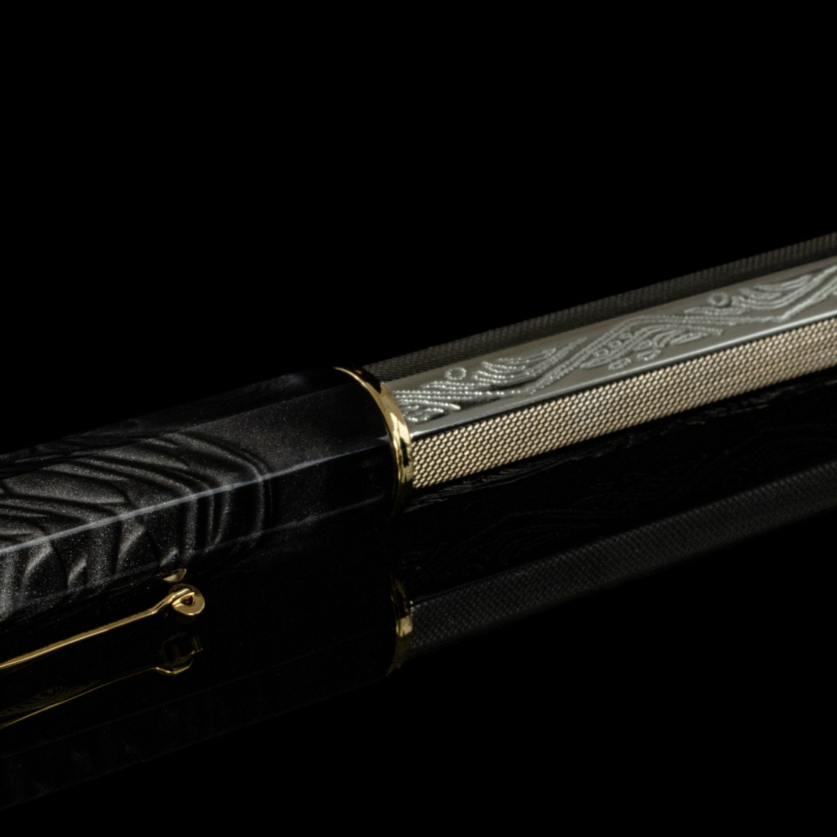 Omas Limited Edition Fountain Pen - Cobra - 14K Fine Nib-Pen Boutique Ltd