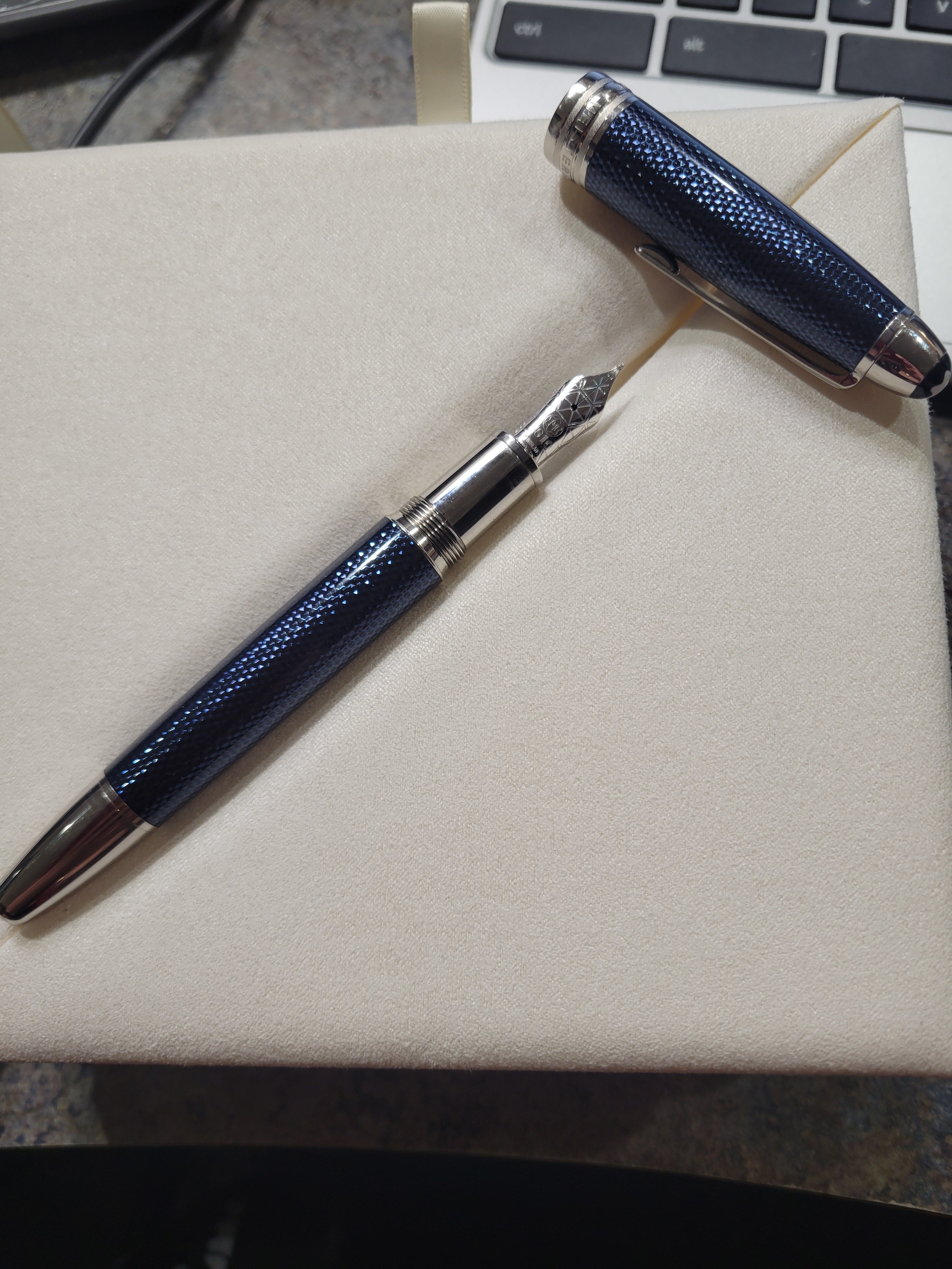 (Outlet) Montblanc Solitaire Fountain Pen - Blue Hour - Legrand-Pen Boutique Ltd