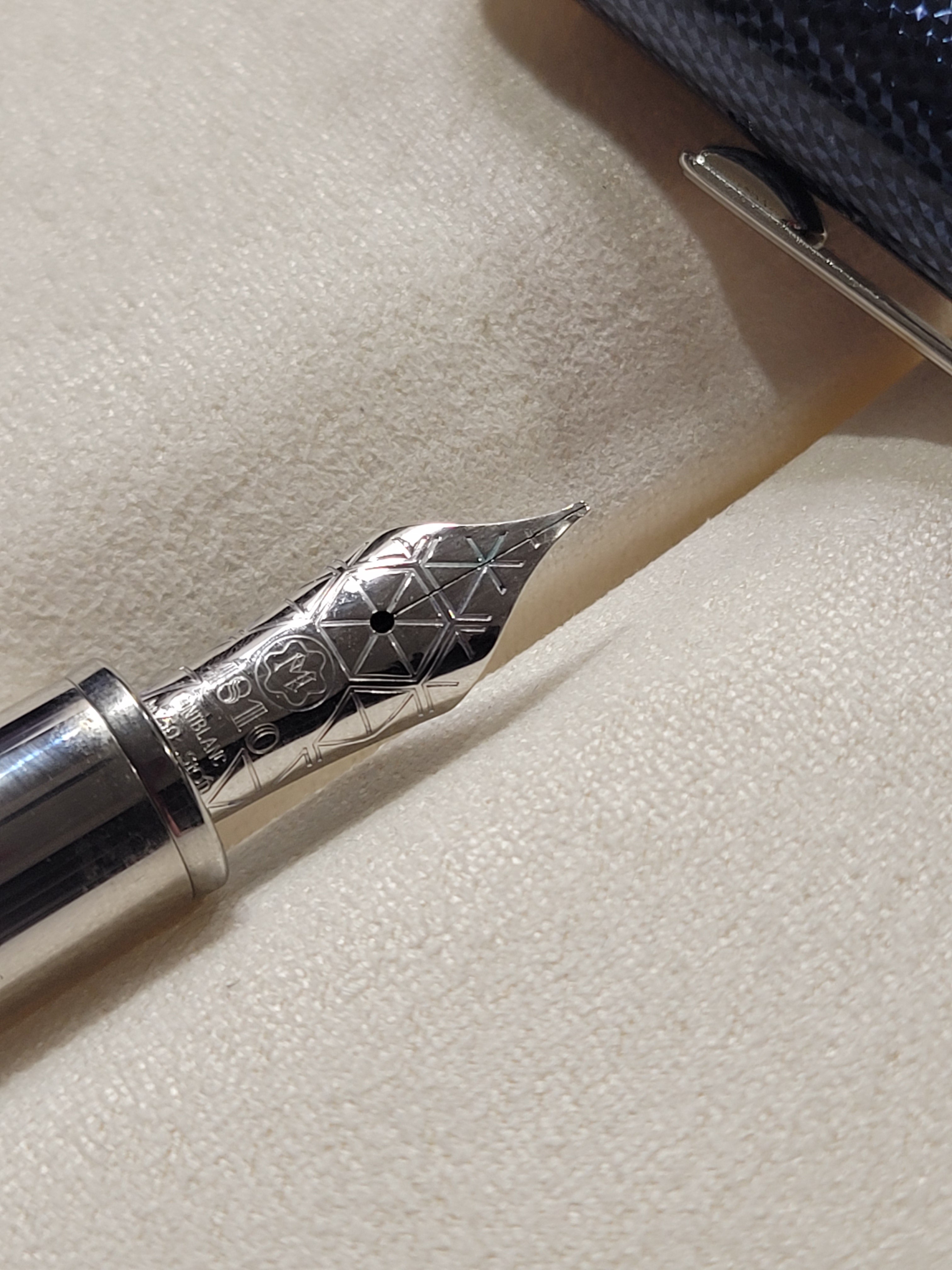 (Outlet) Montblanc Solitaire Fountain Pen - Blue Hour - Legrand-Pen Boutique Ltd