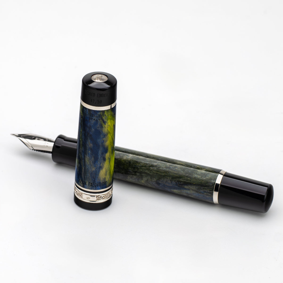 Pen Boutique x Delta Limited Edition Fountain Pen - DV Original - Verde Serpente - 14K Nib (Mid-Size)-Pen Boutique Ltd