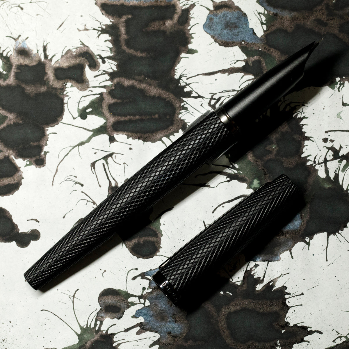 Diplomat Viper Fountain Pen - Black-Pen Boutique Ltd