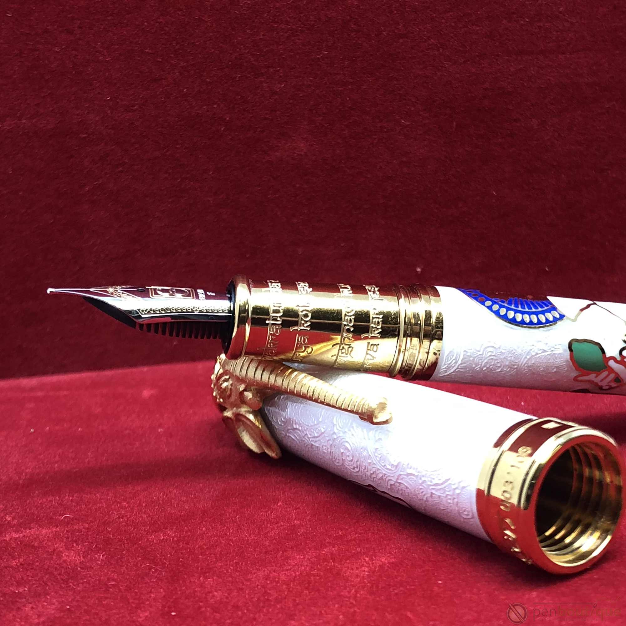 David Oscarson Lord Ganesha Fountain Pen - White-Pen Boutique Ltd