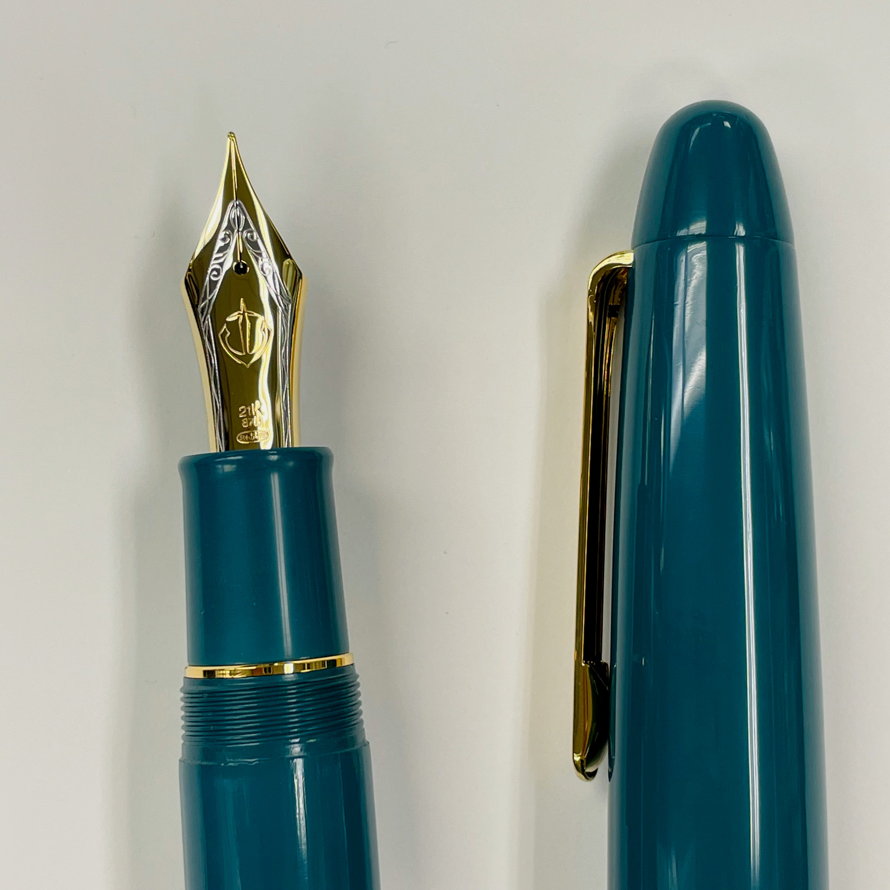 Sailor Fountain Pen - King of Pens - Urushi 'Kaga' Teal Blue (Bespoke Dealer Exclusive)-Pen Boutique Ltd