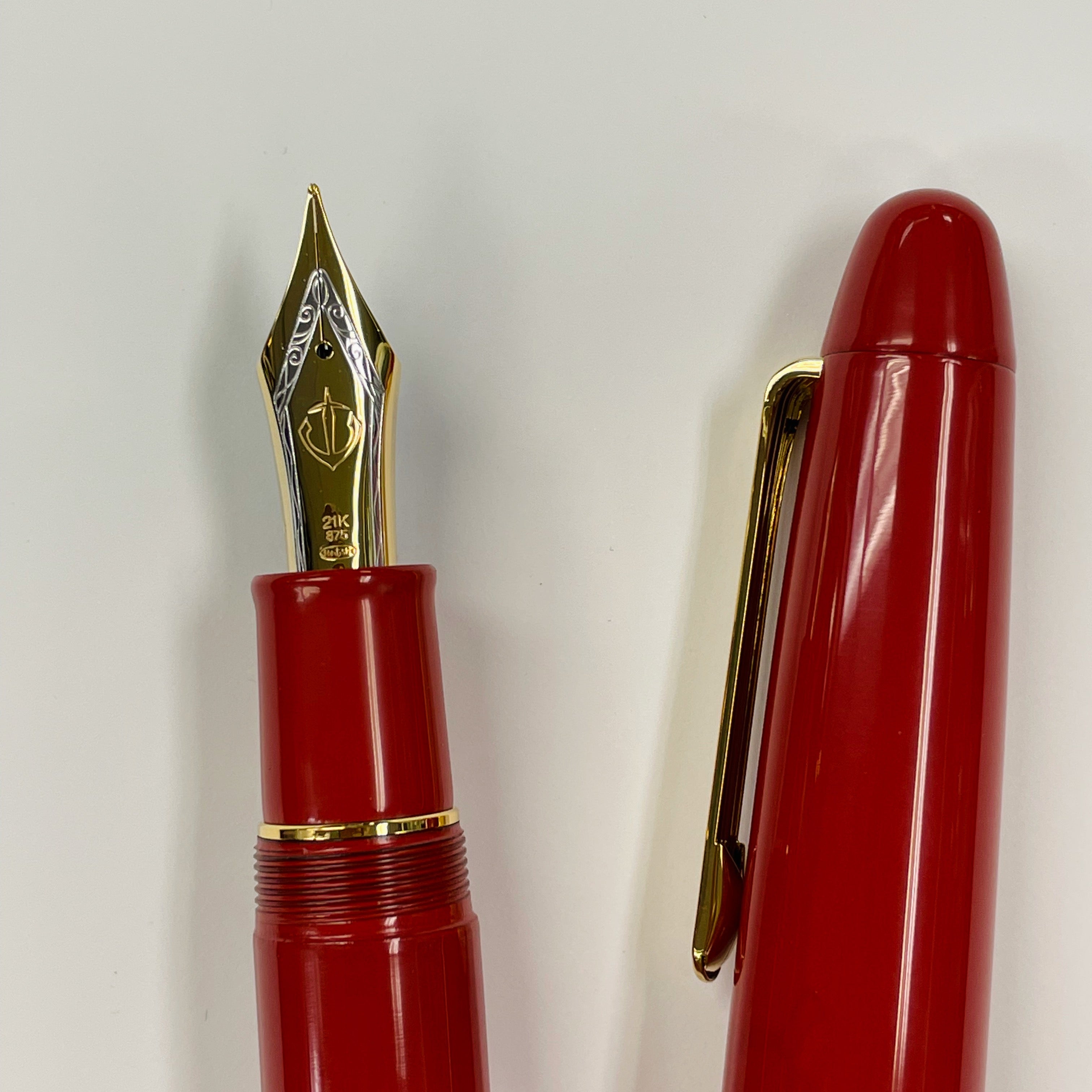 Sailor Fountain Pen - King of Pens - Urushi 'Kaga' Cherry Red (Bespoke Dealer Exclusive)-Pen Boutique Ltd