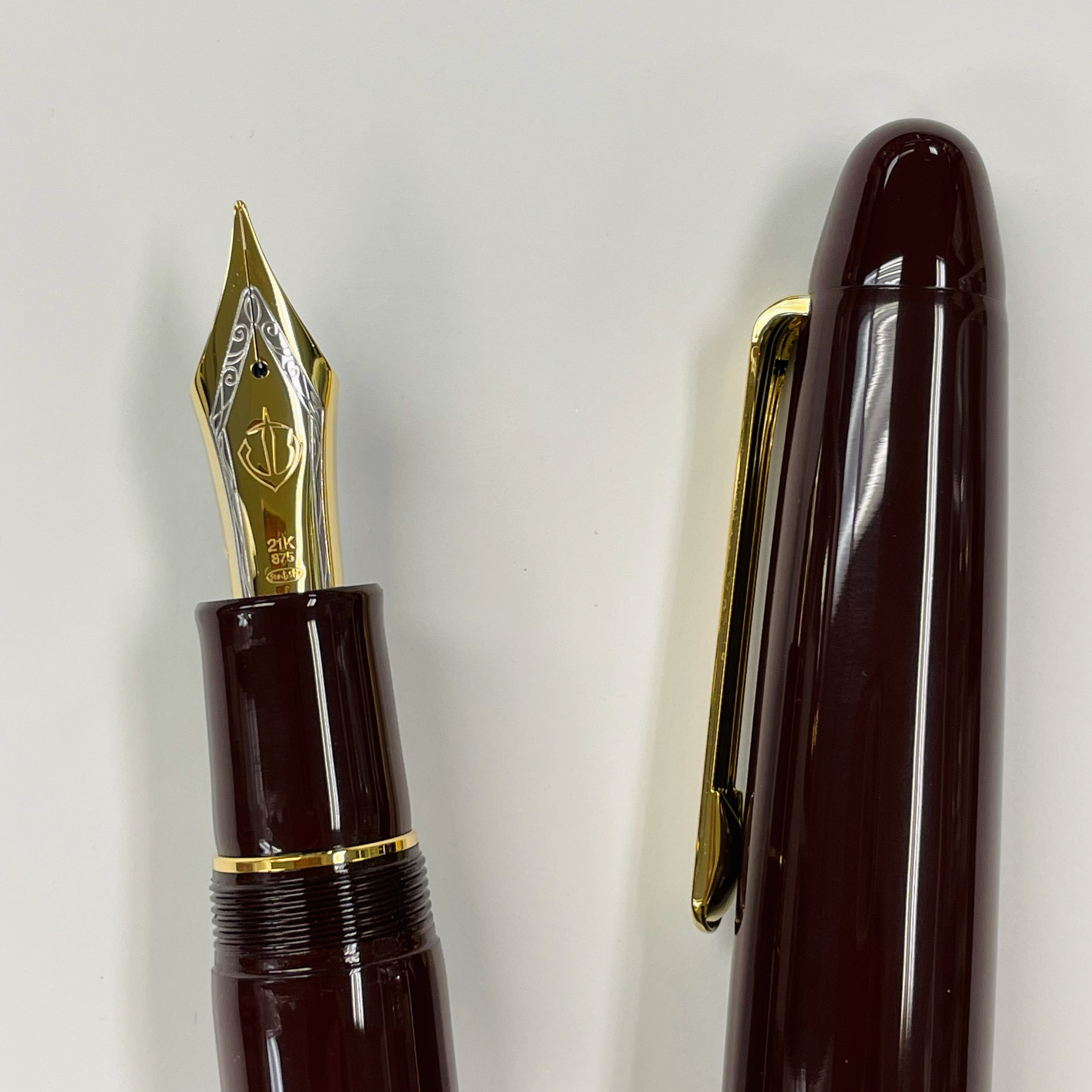 Sailor Fountain Pen - King of Pens - Urushi 'Kaga' Maroon (Bespoke Dealer Exclusive)-Pen Boutique Ltd