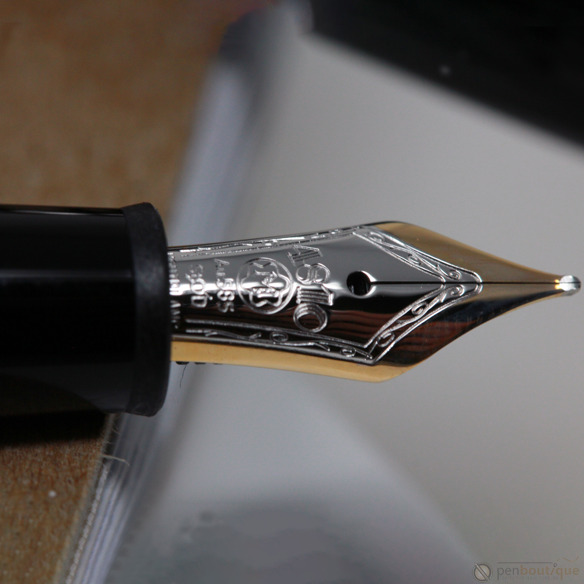 Montblanc Meisterstück Fountain Pen - UNICEF - Black - Platinum Trim - Classique-Pen Boutique Ltd