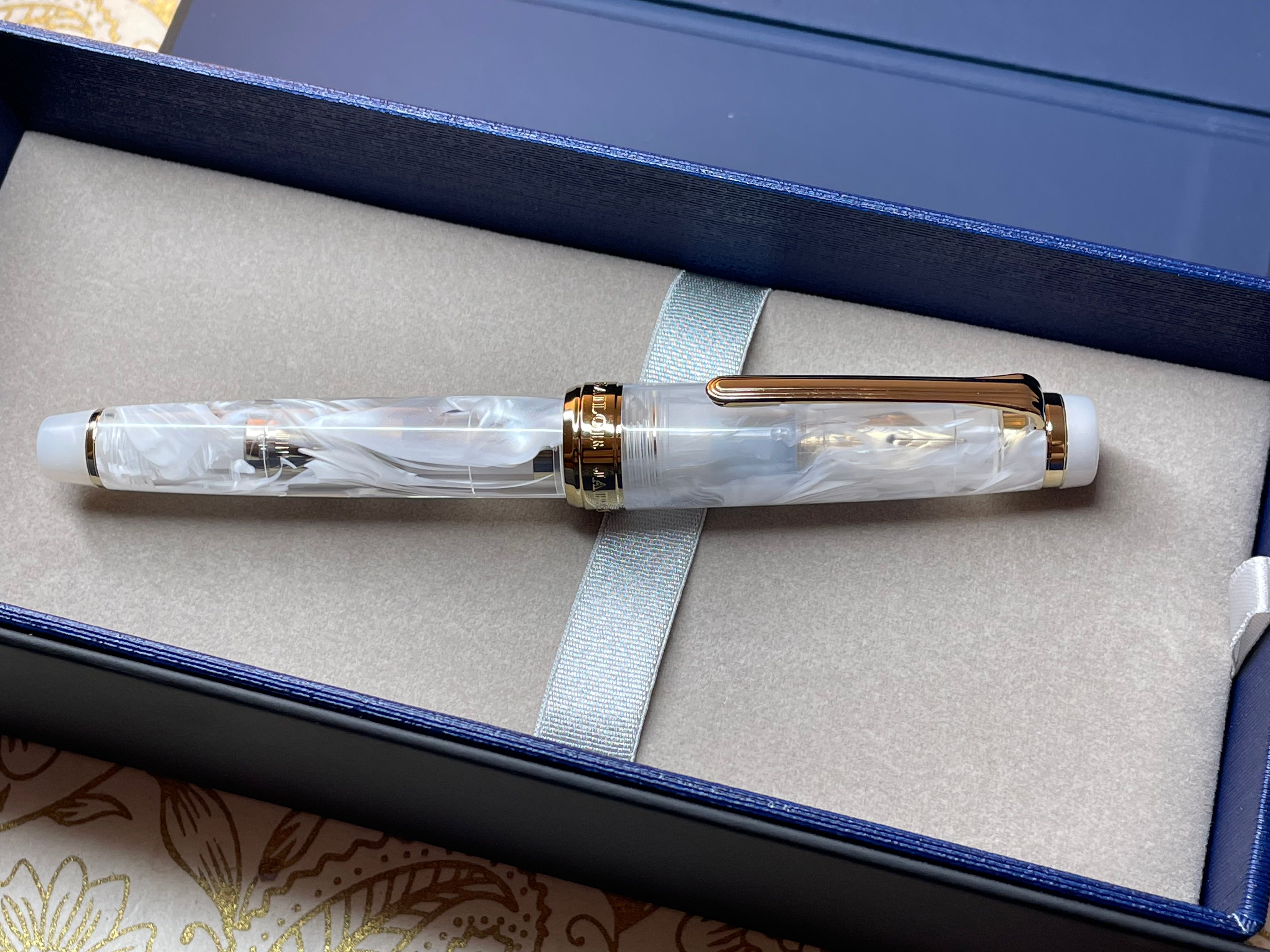 Sailor Professional Gear Fountain Pen - Veilio Pearl White - Slim (Bespoke Dealer Exclusive)-Pen Boutique Ltd