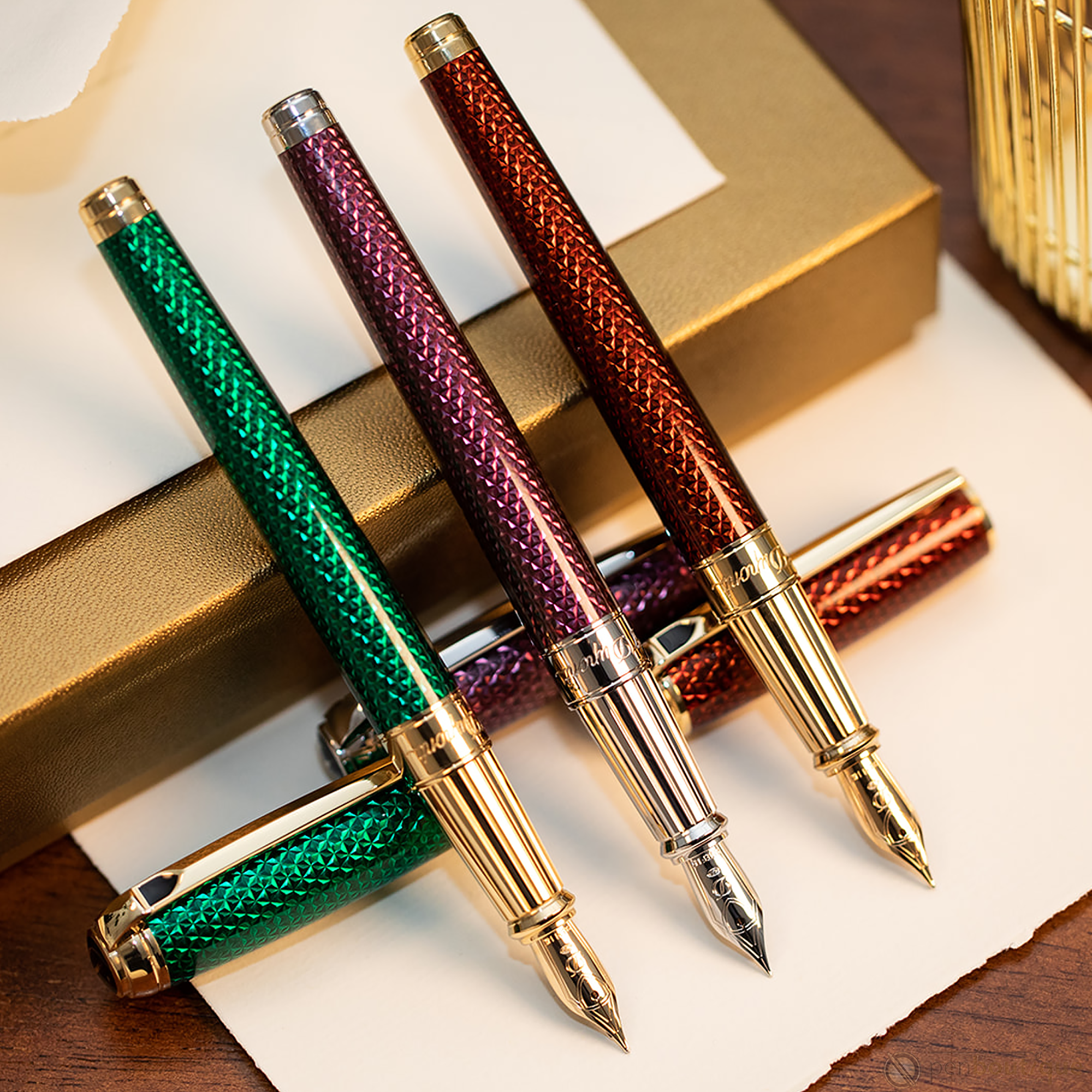 S T Dupont Liberte Fountain Pen - Firehead Guilloche - Emerald-Pen Boutique Ltd