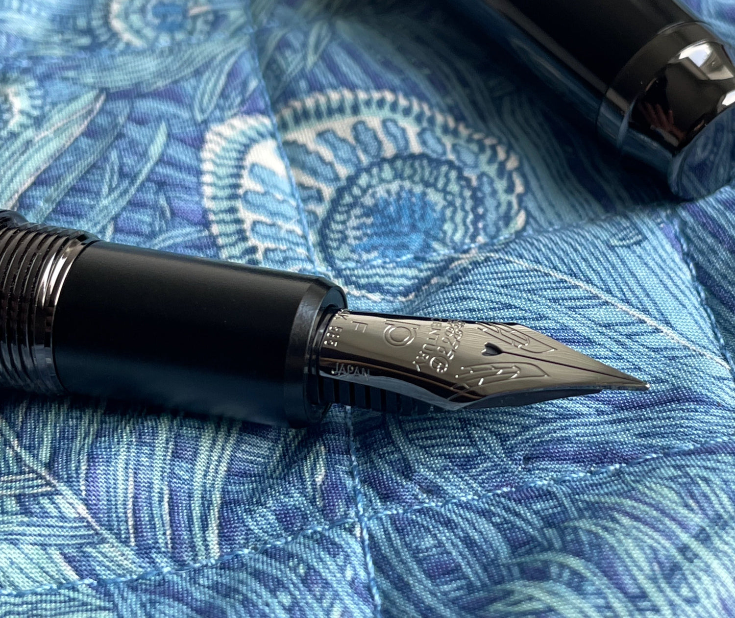 Floating Like A Feather with Platinum's new FLAF Nib