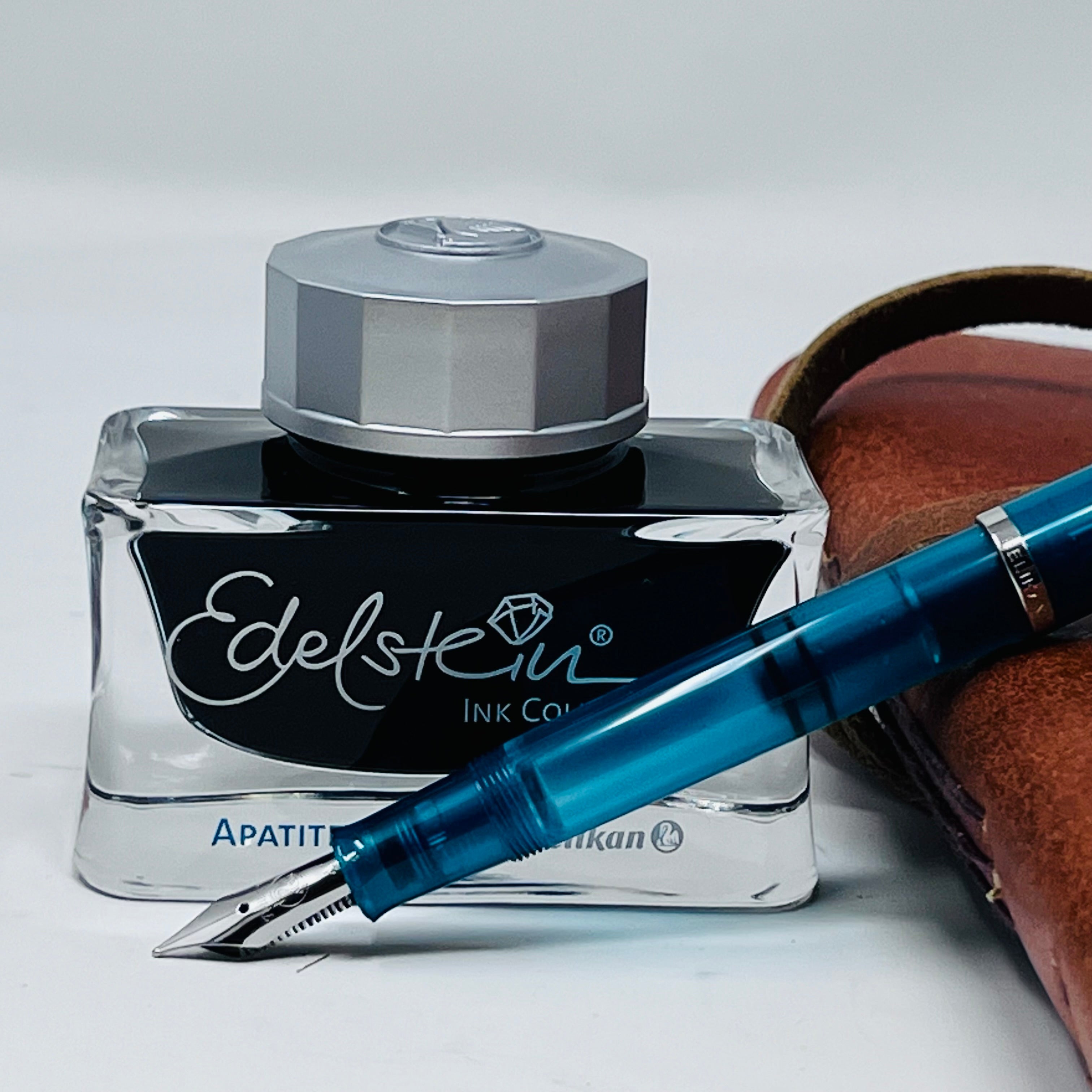 Pelikan Classic Gift Set M205 Apatite - Special Edition 2022-Pen Boutique Ltd