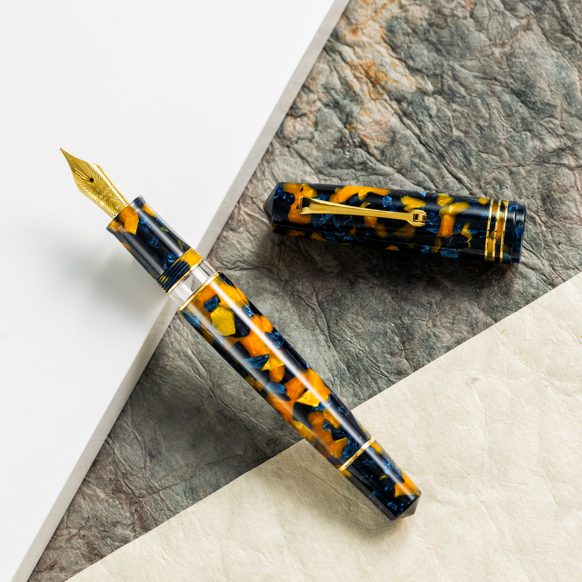Leonardo Momento Zero Grande 2.0 Fountain Pen - Crepuscolo - Gold Trim