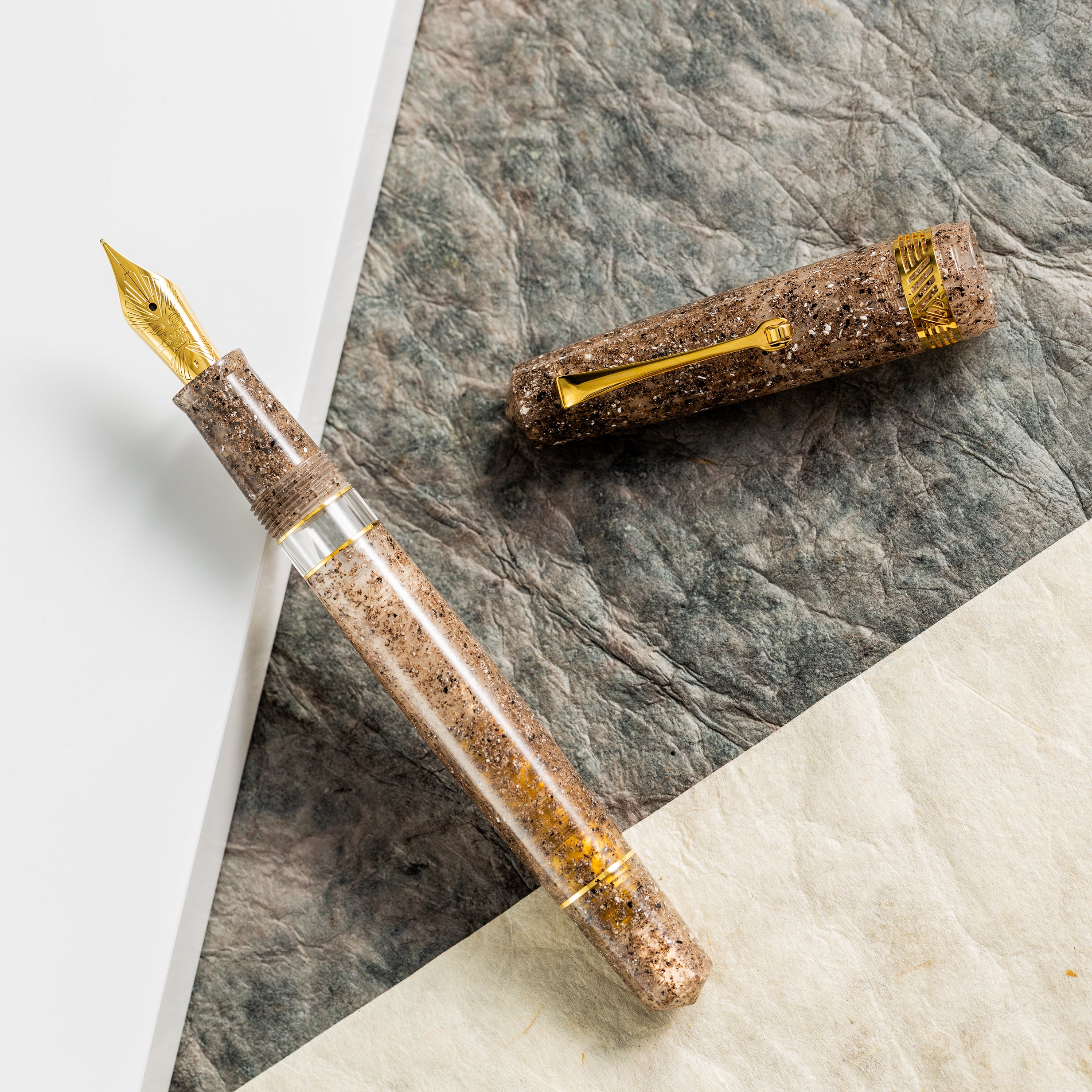 Leonardo Momento Magico Fountain Pen - Sea Sand - Gold Trim - Pen Boutique Ltd