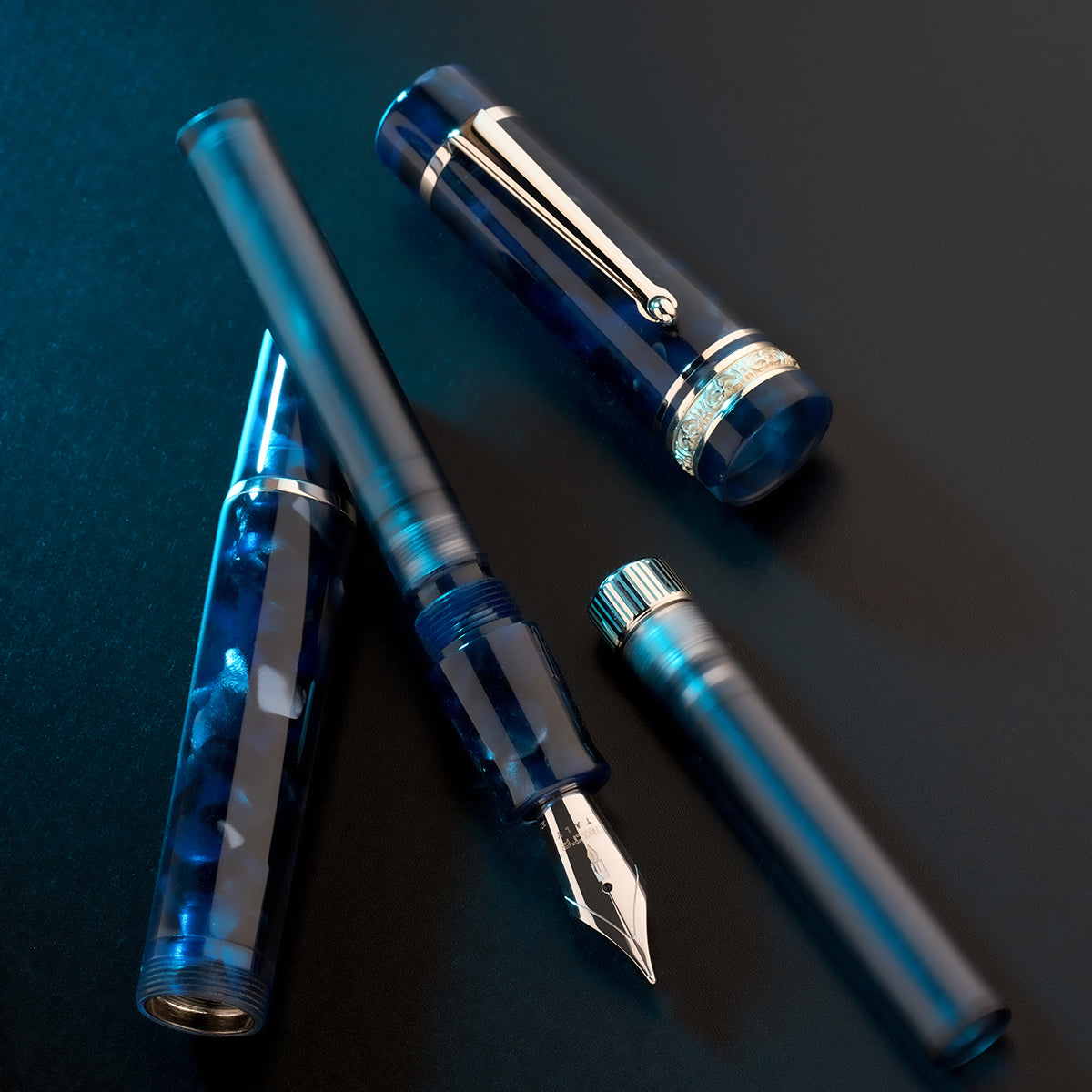 Delta Reservoir 2.0 Fountain Pen – Blue/Grey Mother of Pearl