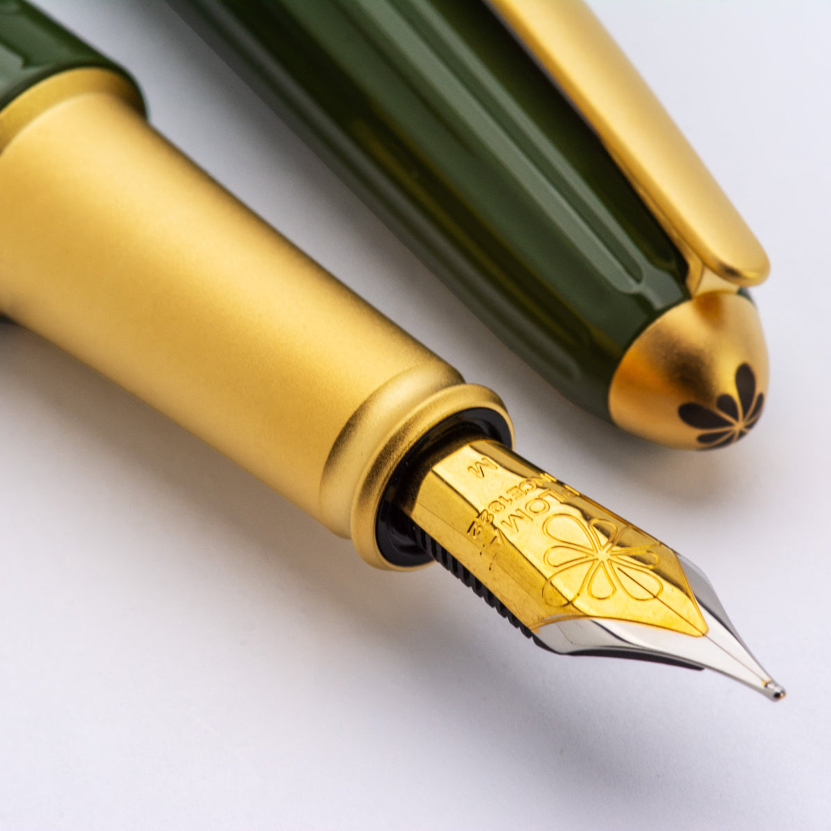 Diplomat Aero Fountain Pen - Olive Drab (Pen Boutique Exclusive)-Pen Boutique Ltd