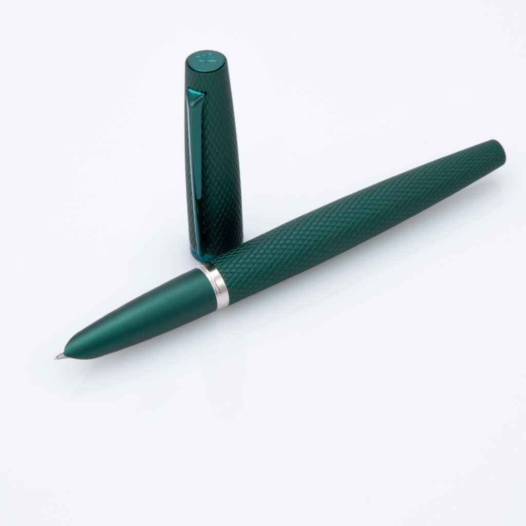 Diplomat Viper Fountain Pen - Green Quilloche-Pen Boutique Ltd