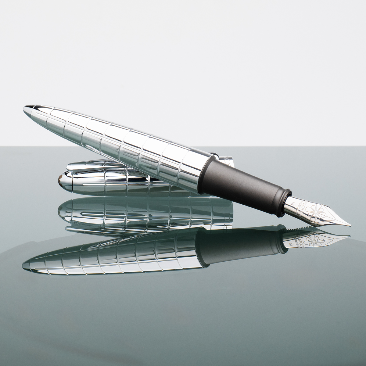 Diplomat Aero Fountain Pen - Rhomb-Pen Boutique Ltd