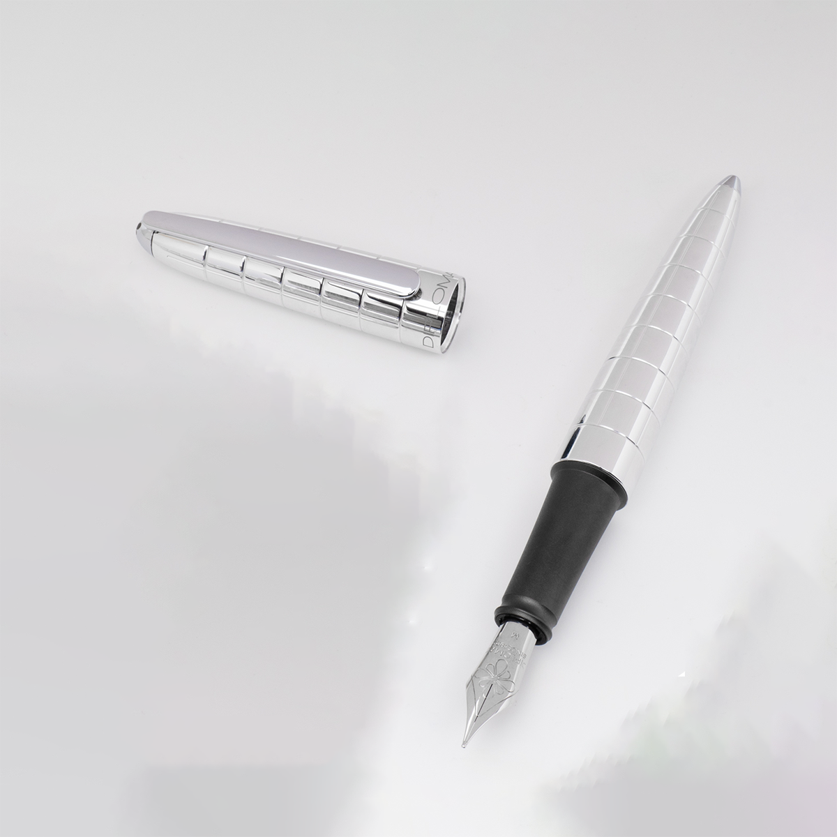 Diplomat Aero Fountain Pen - Rhomb-Pen Boutique Ltd
