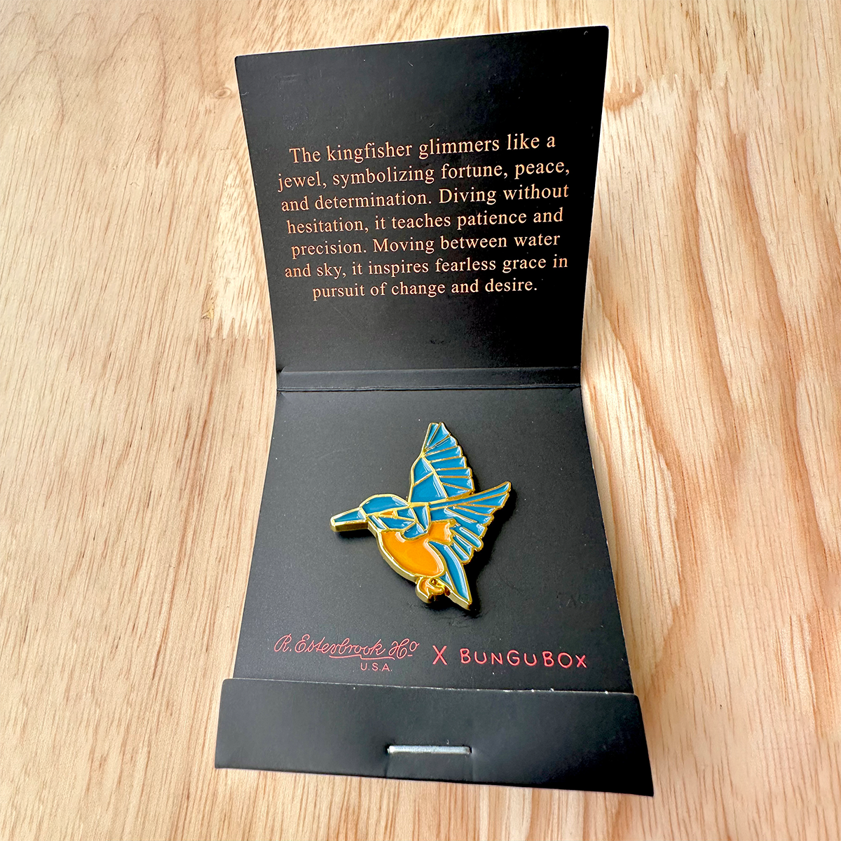 Esterbrook x BUNGUBOX Lapel Pin - The Kachofugetsu Kingfisher