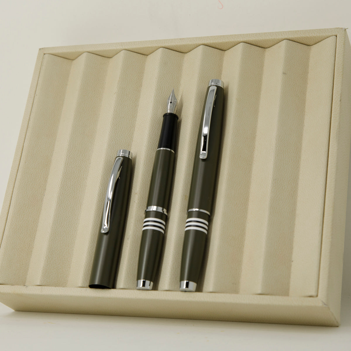 Monteverde Dakota Fountain Pen - Military Green-Pen Boutique Ltd