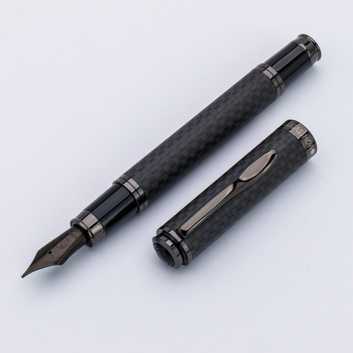 Monteverde Innova Fountain Pen - Matte Carbon Fiber - Gunmetal Trim-Pen Boutique Ltd