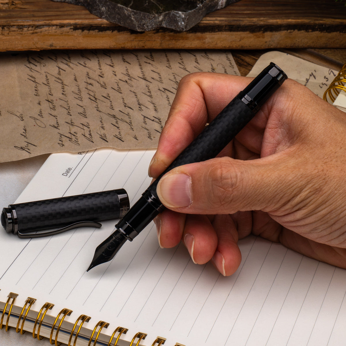 Monteverde Innova Fountain Pen - Matte Carbon Fiber - Gunmetal Trim-Pen Boutique Ltd
