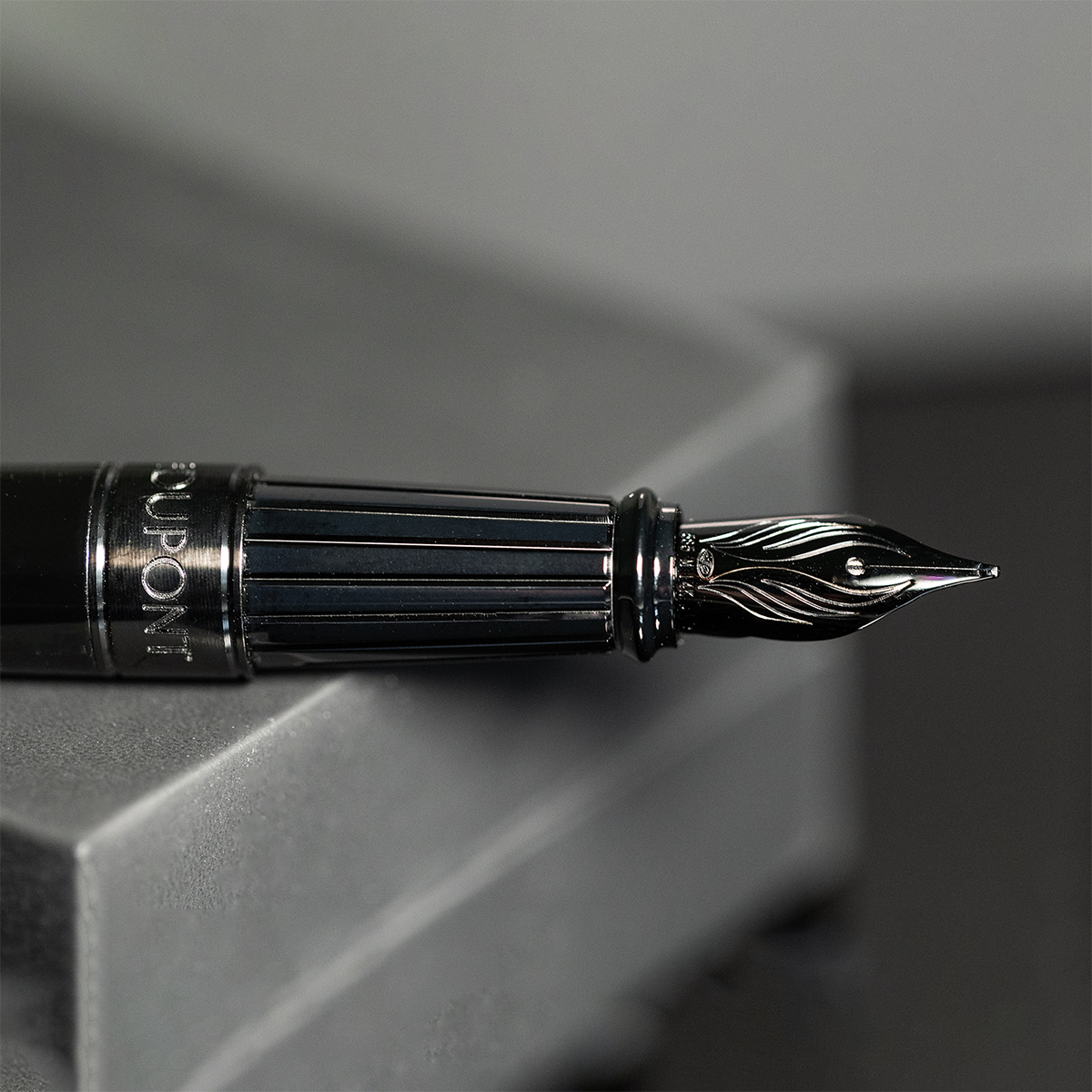 S T Dupont Line D Fountain Pen - Eternity - Silky Black (Large)-Pen Boutique Ltd
