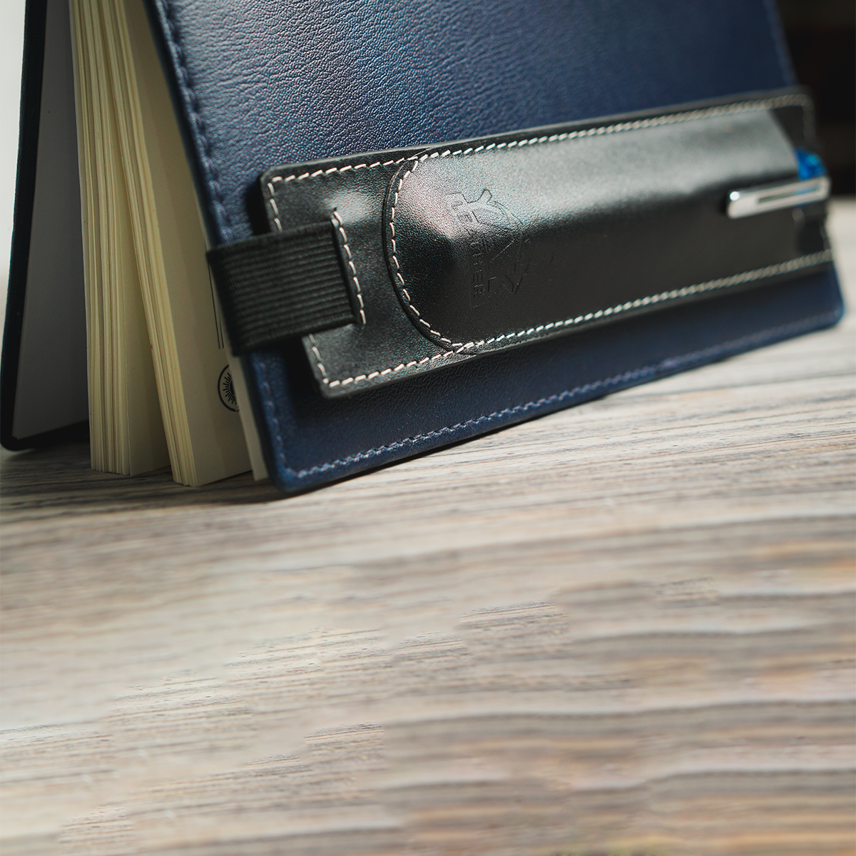 Yak Leather Elastic Pen Holder Single Pen Sleeve - Black-Pen Boutique Ltd