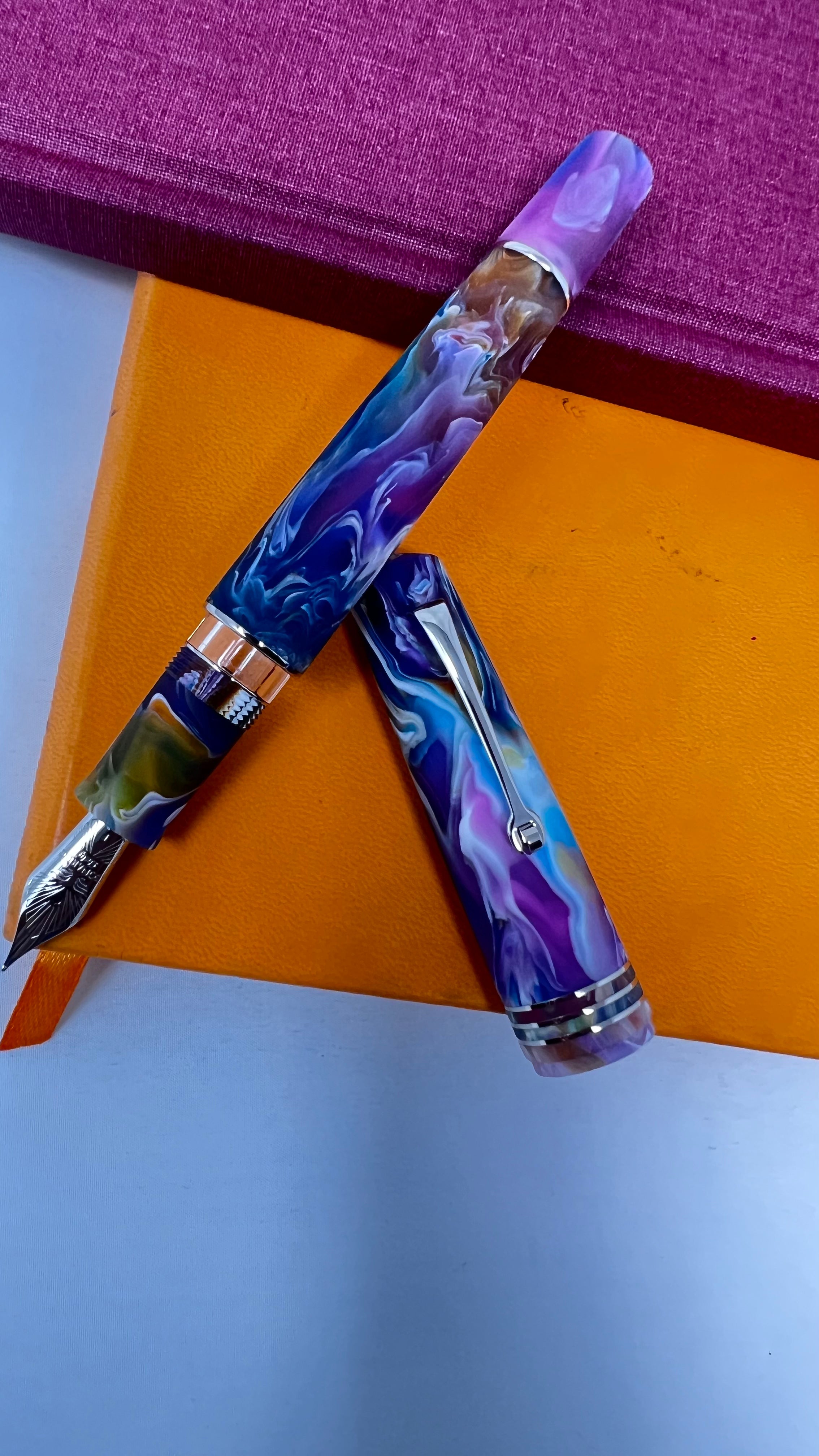 Leonardo Momento Zero Grande 2.0 Fountain Pen - Primary Manipulation 1 - Glossy Finish - 14k (Limited Edition)-Pen Boutique Ltd