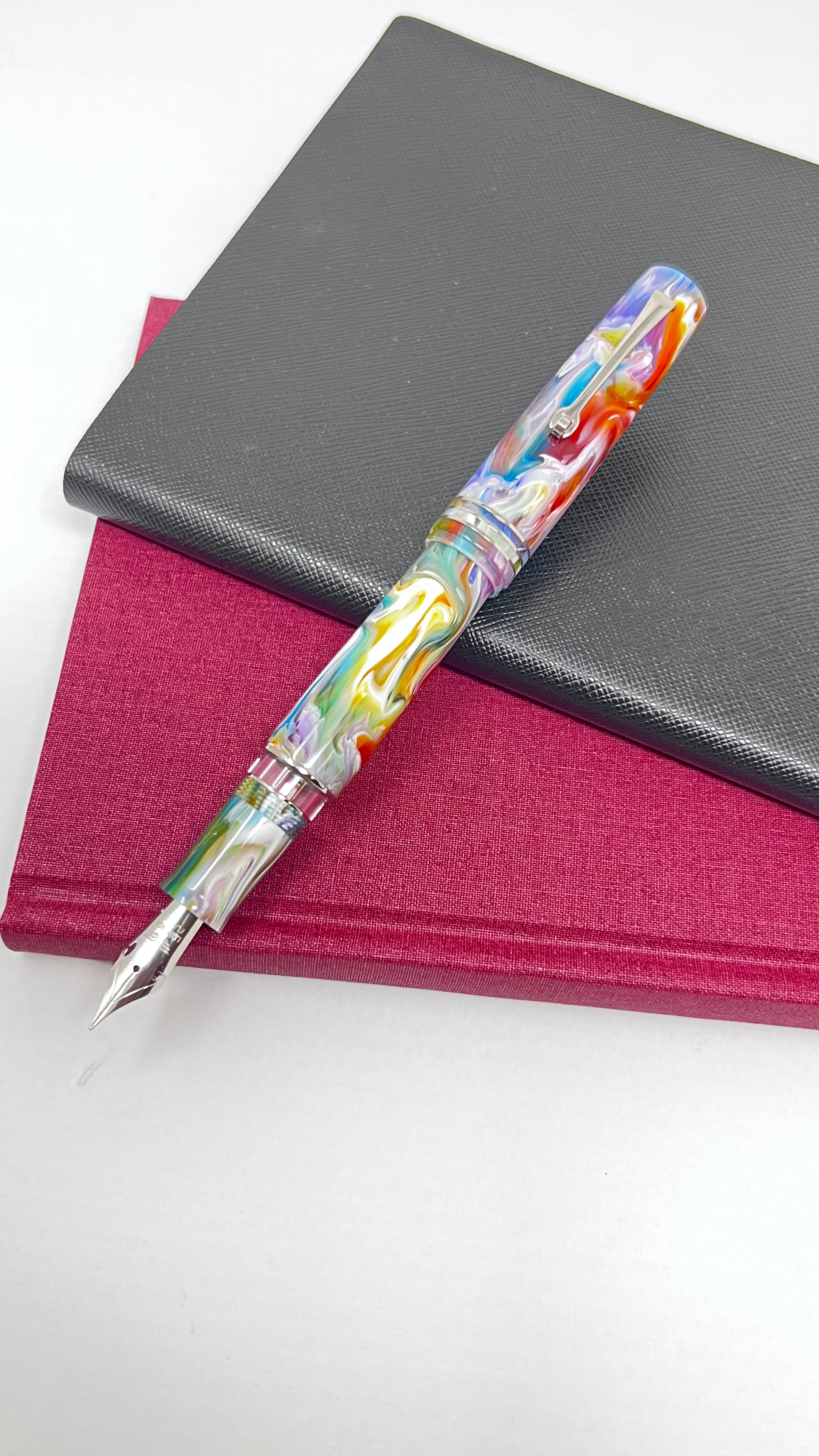 Leonardo Momento Zero Grande 2.0 Fountain Pen - Primary Manipulation 1 - Matte Finish 14k (Limited Edition)-Pen Boutique Ltd