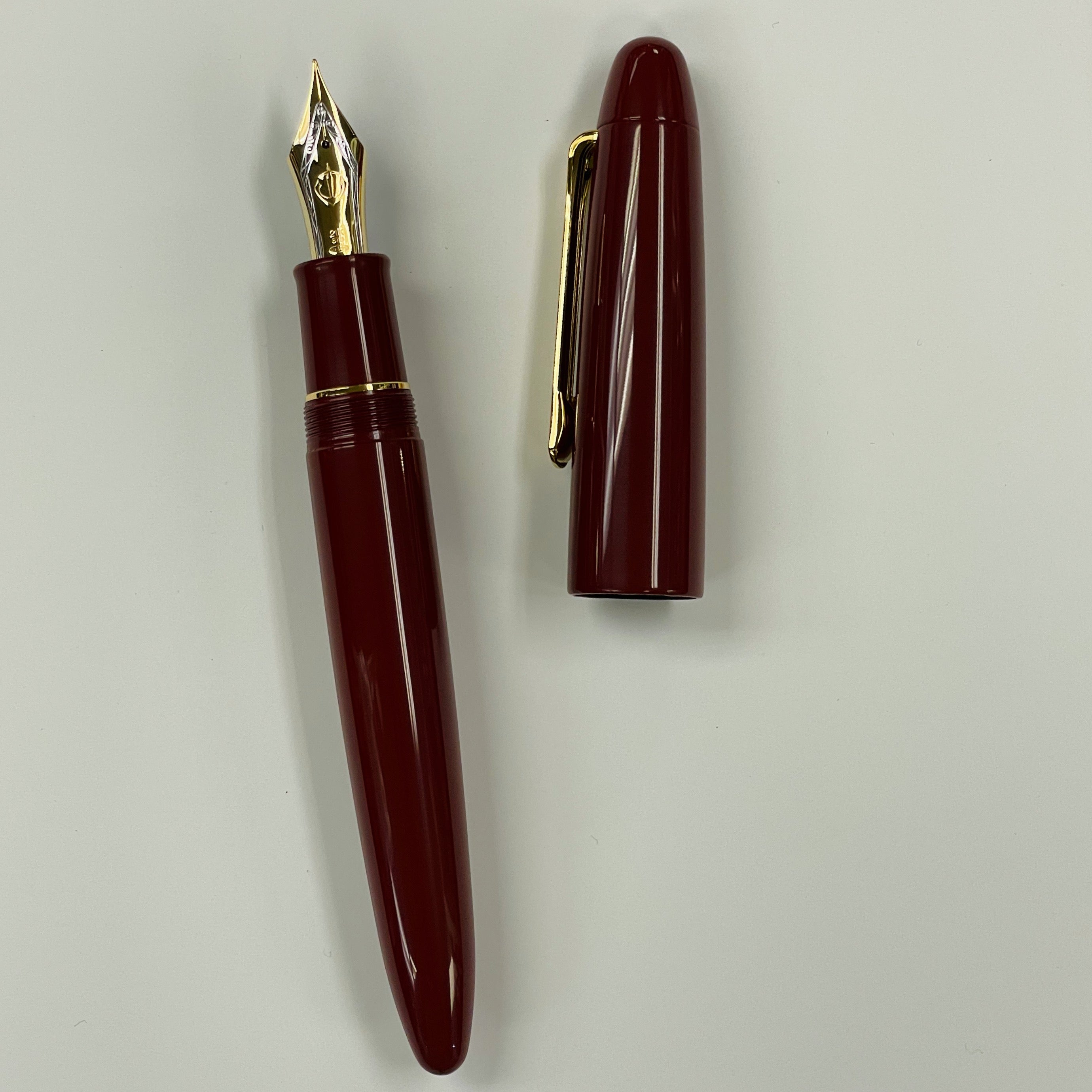 Sailor Fountain Pen - King of Pens - Urushi 'Kaga' Wine Red (Bespoke Dealer Exclusive)-Pen Boutique Ltd