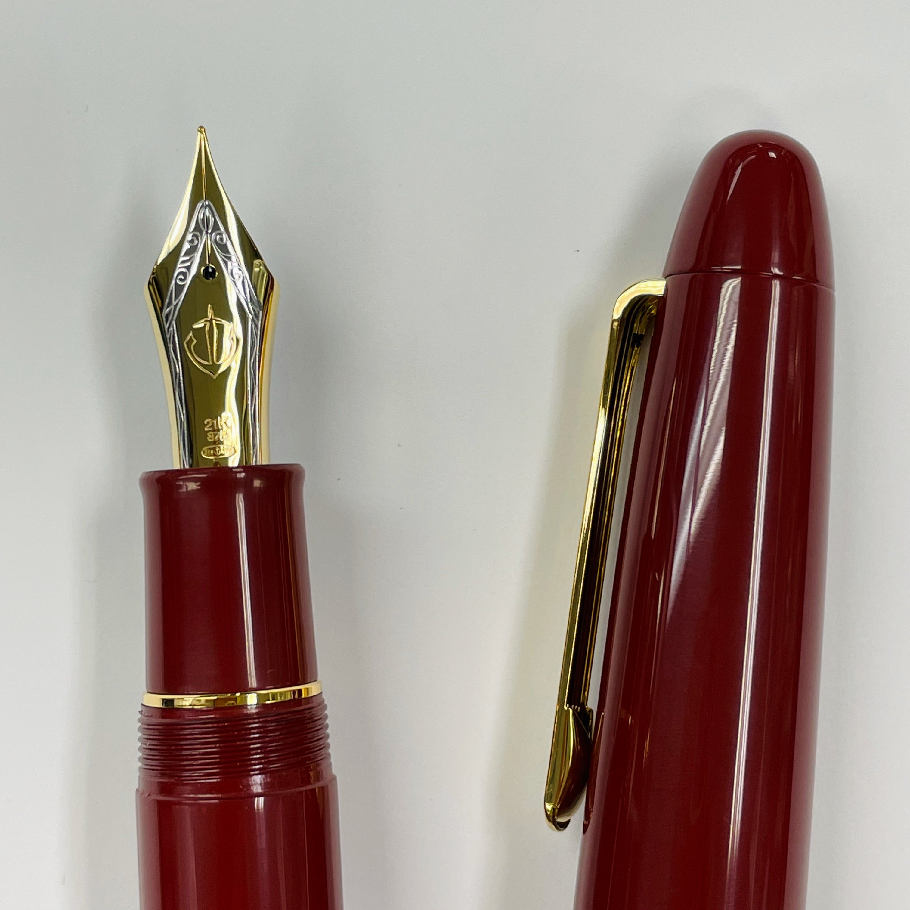 Sailor Fountain Pen - King of Pens - Urushi 'Kaga' Wine Red (Bespoke Dealer Exclusive)-Pen Boutique Ltd