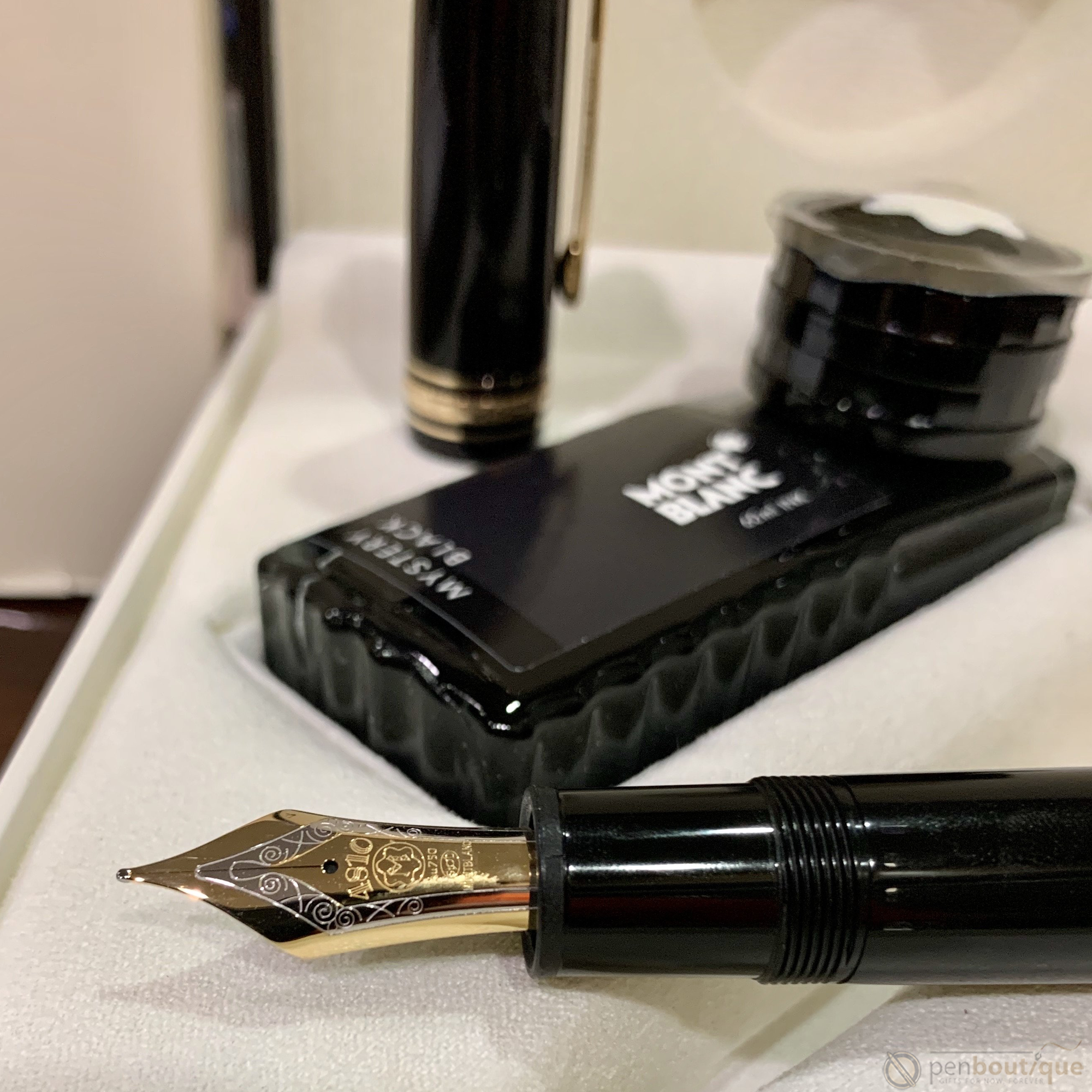 Montblanc Meisterstuck Fountain Pen - 149 Black - Gold Trim (Includes Ink Bottle - OLD STYLE)-Pen Boutique Ltd